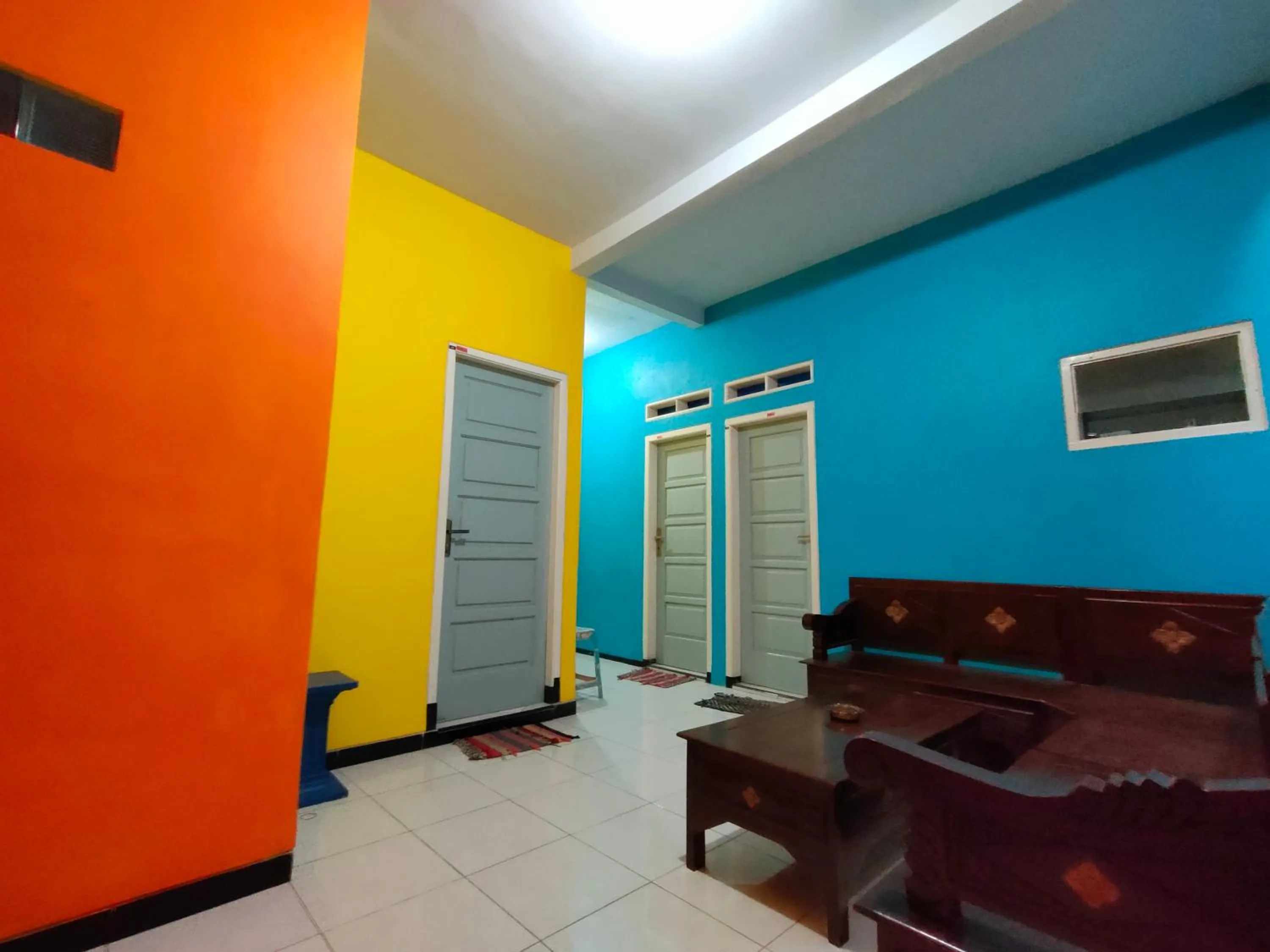 Seating area in Blue Nineteen RedPartner