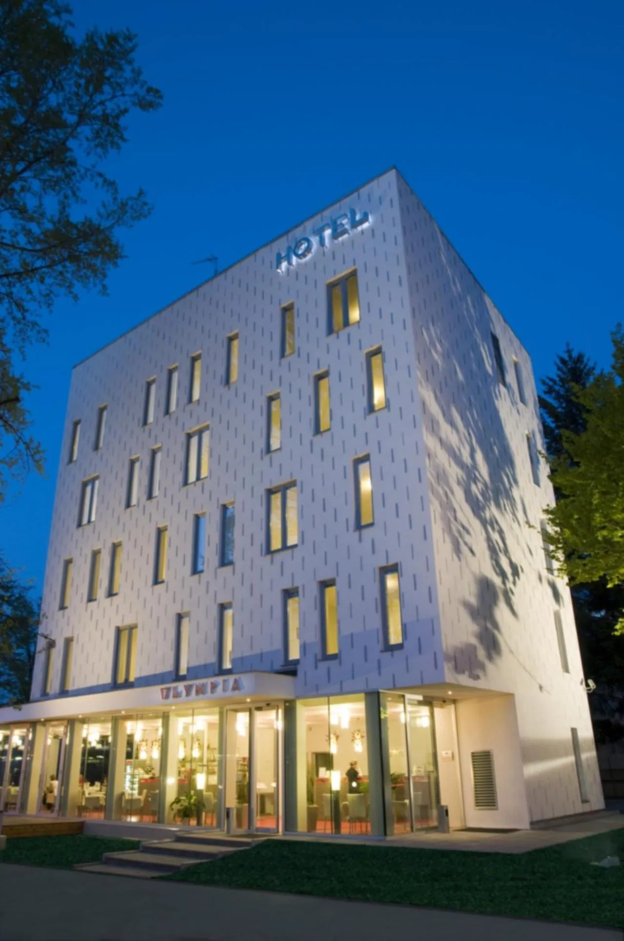 Facade/entrance in Hotel Olympia