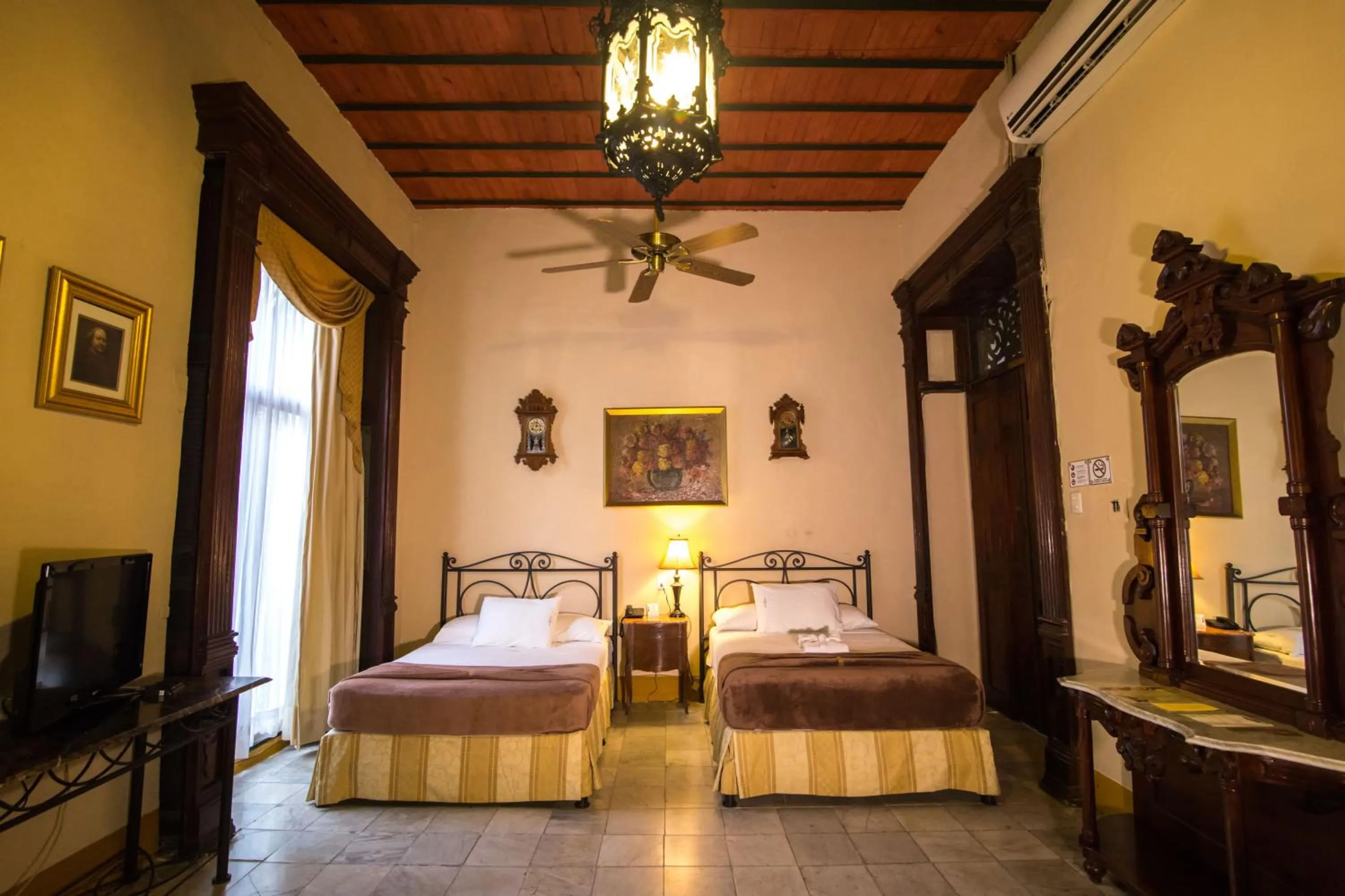 Bed in El Gran Hotel