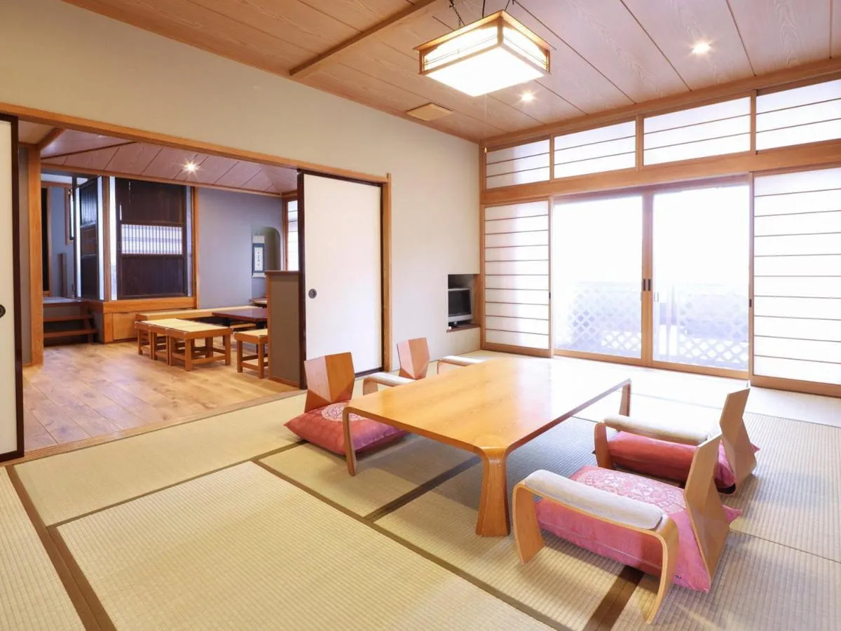 Living room in Kamiyamada Hotel