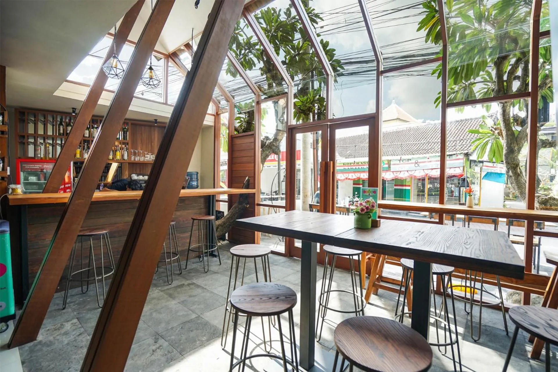 Restaurant/places to eat in Samaja Villas Seminyak