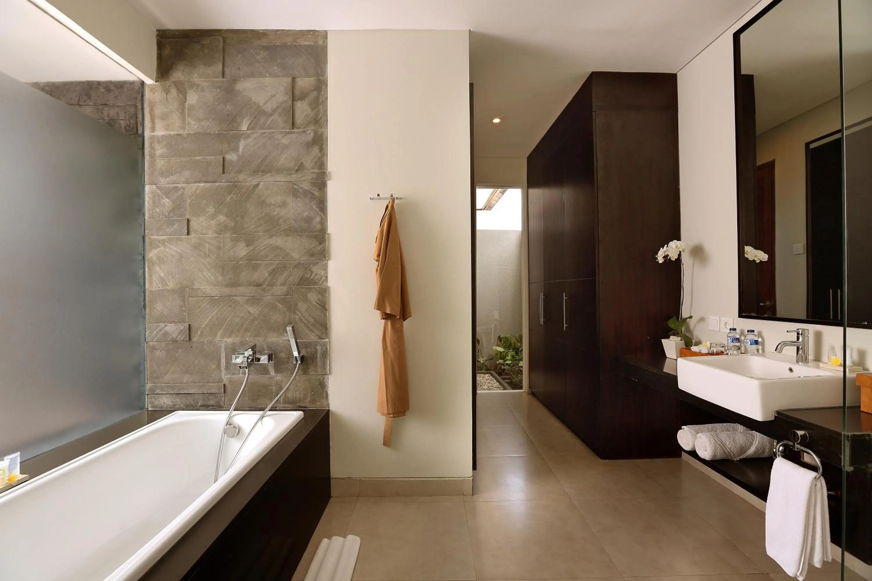 Shower in Samaja Villas Seminyak