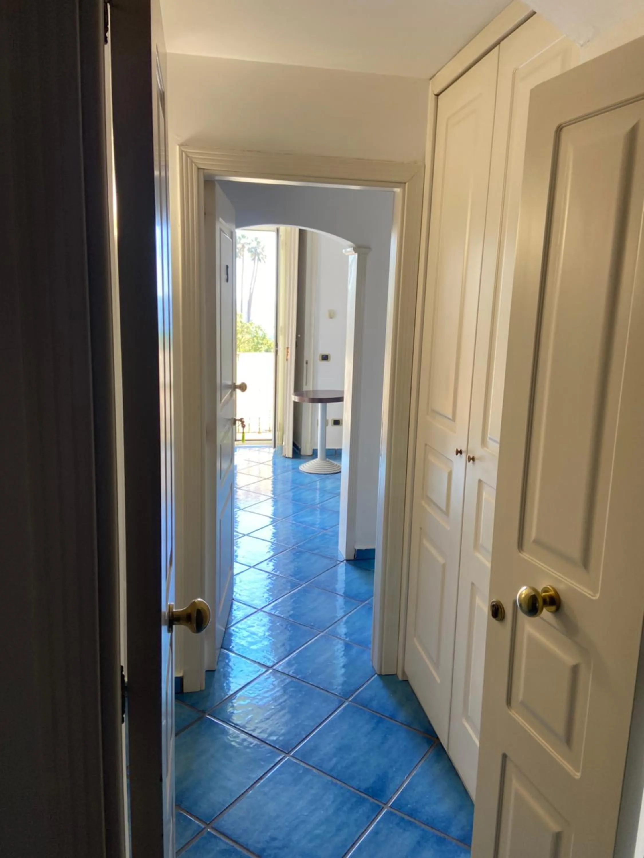 Communal lounge/ TV room in B&B Riviera