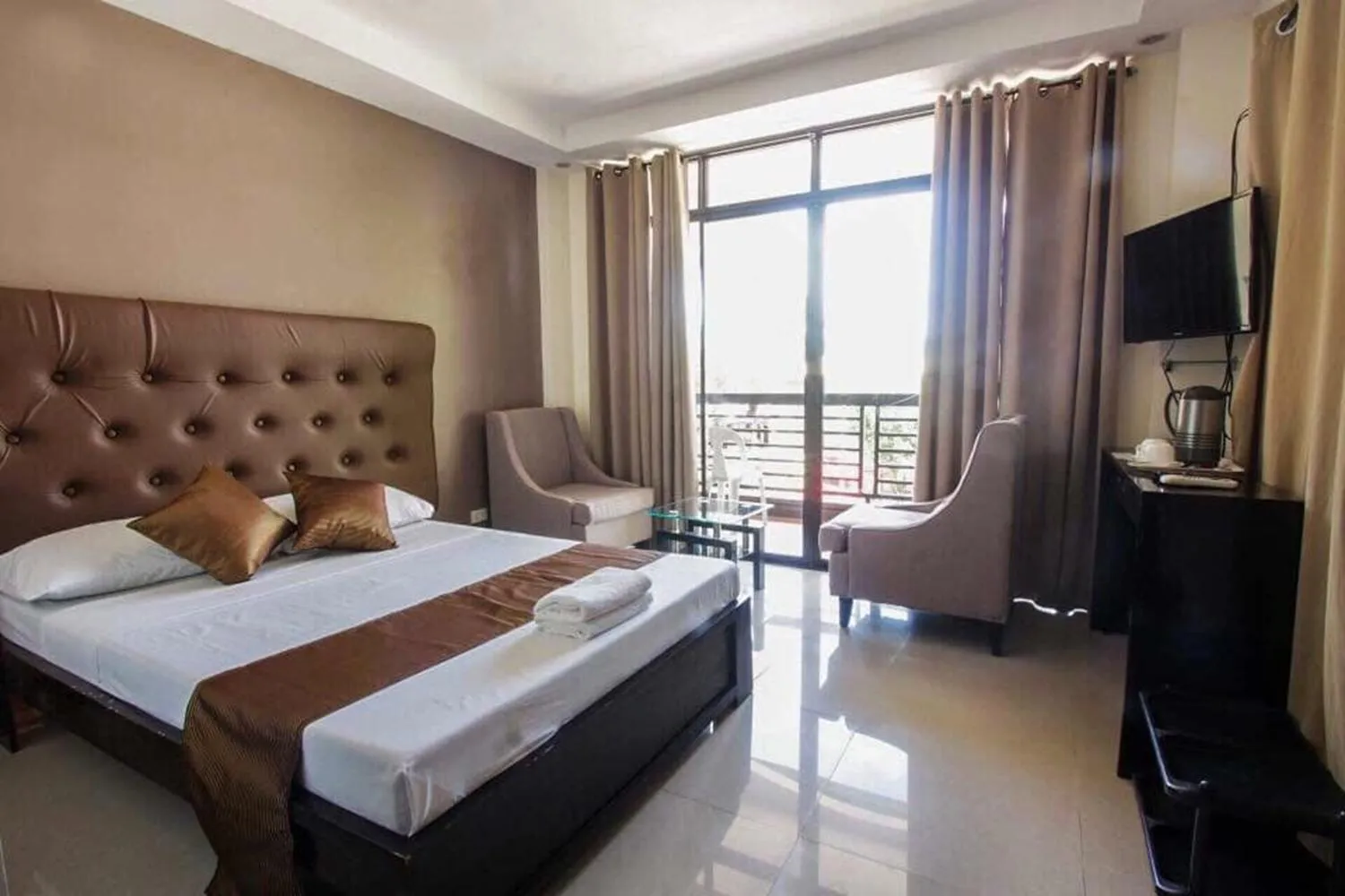 Bedroom, Bed in Adelaida Pensionne Hotel