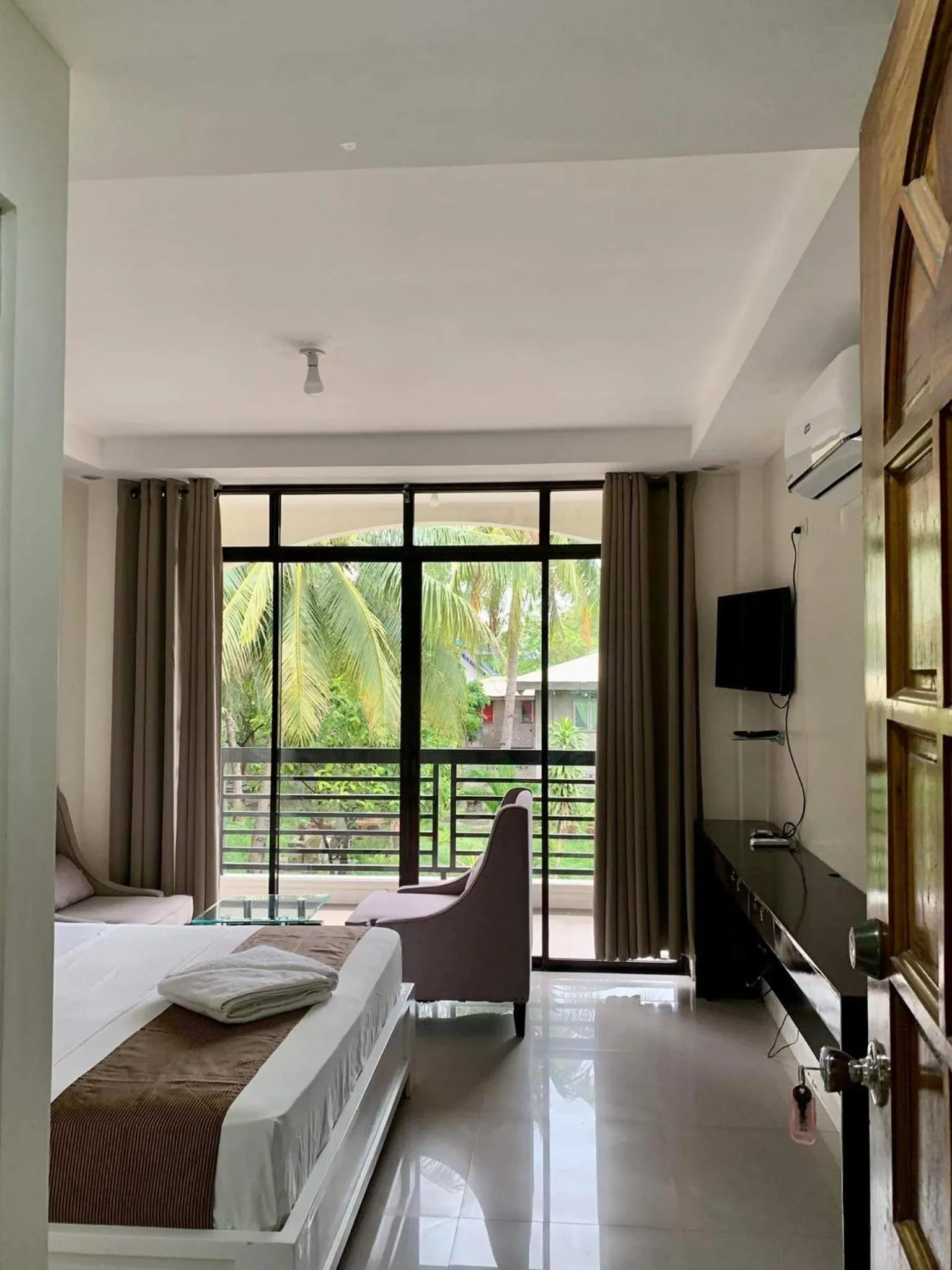 TV and multimedia, Bed in Adelaida Pensionne Hotel