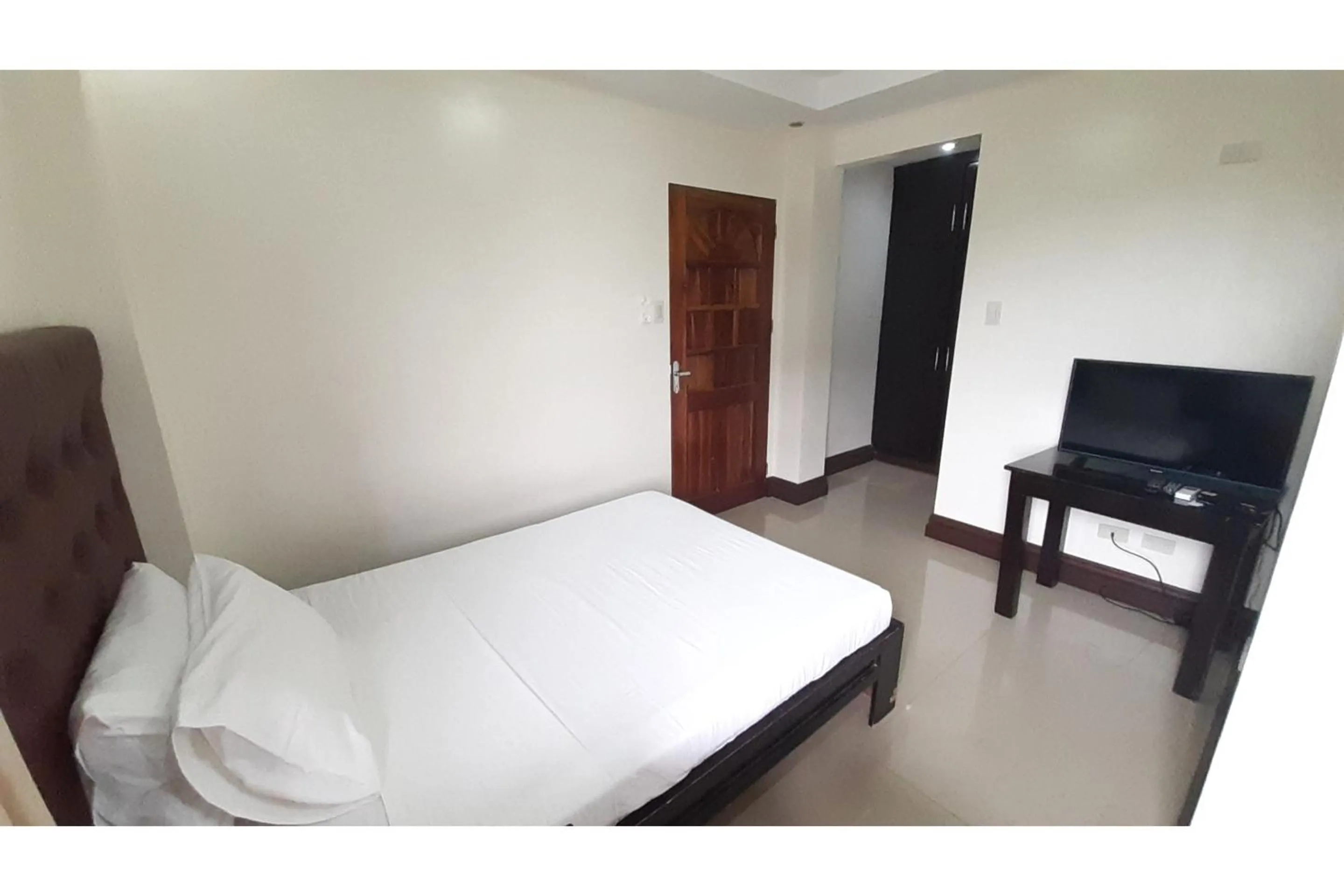 Bedroom, Bed in Adelaida Pensionne Hotel