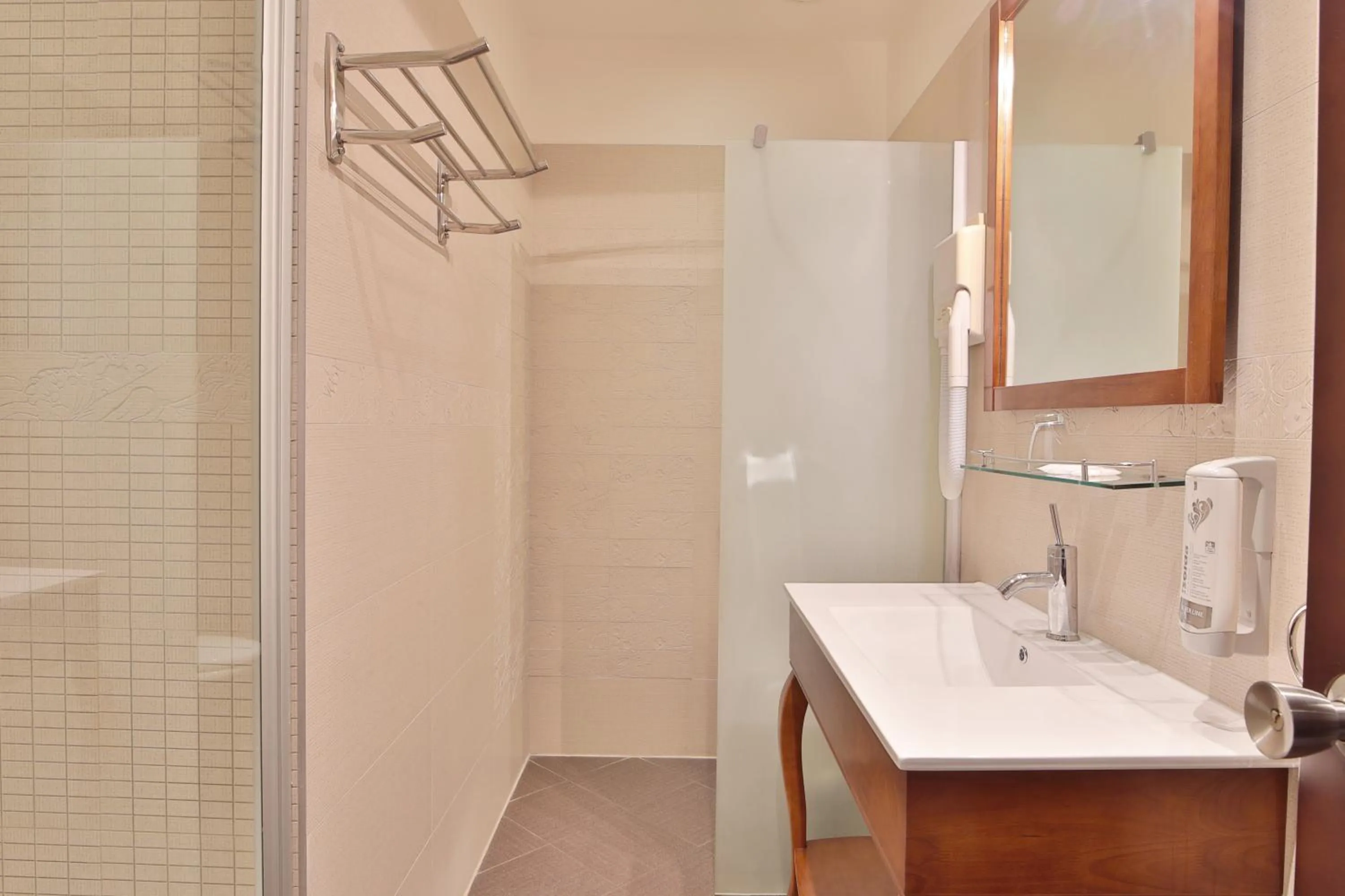 Bathroom in Sun Palace Wellness Hotel