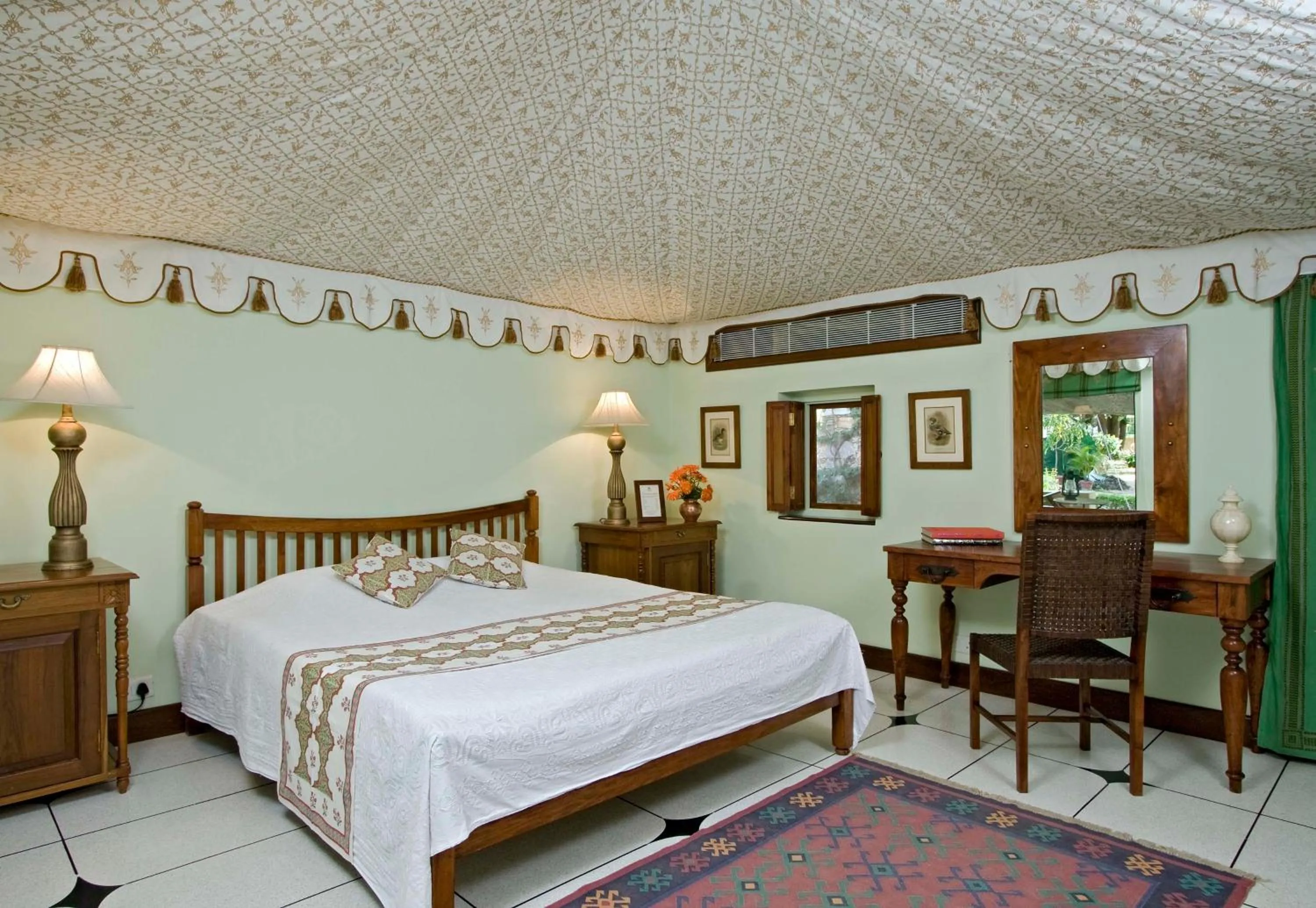 Photo of the whole room, Bed in Samode Bagh