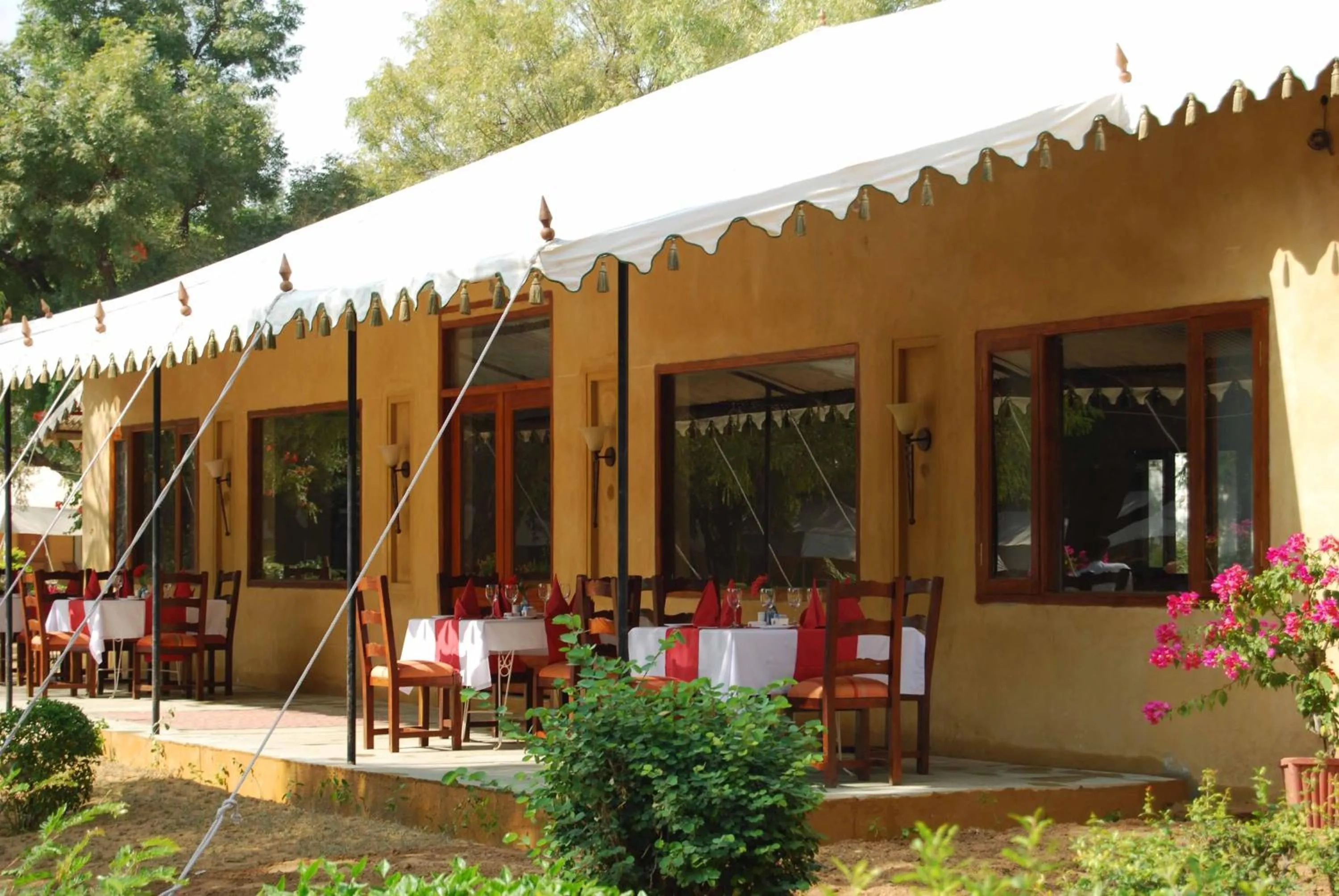 Restaurant/places to eat in Samode Bagh