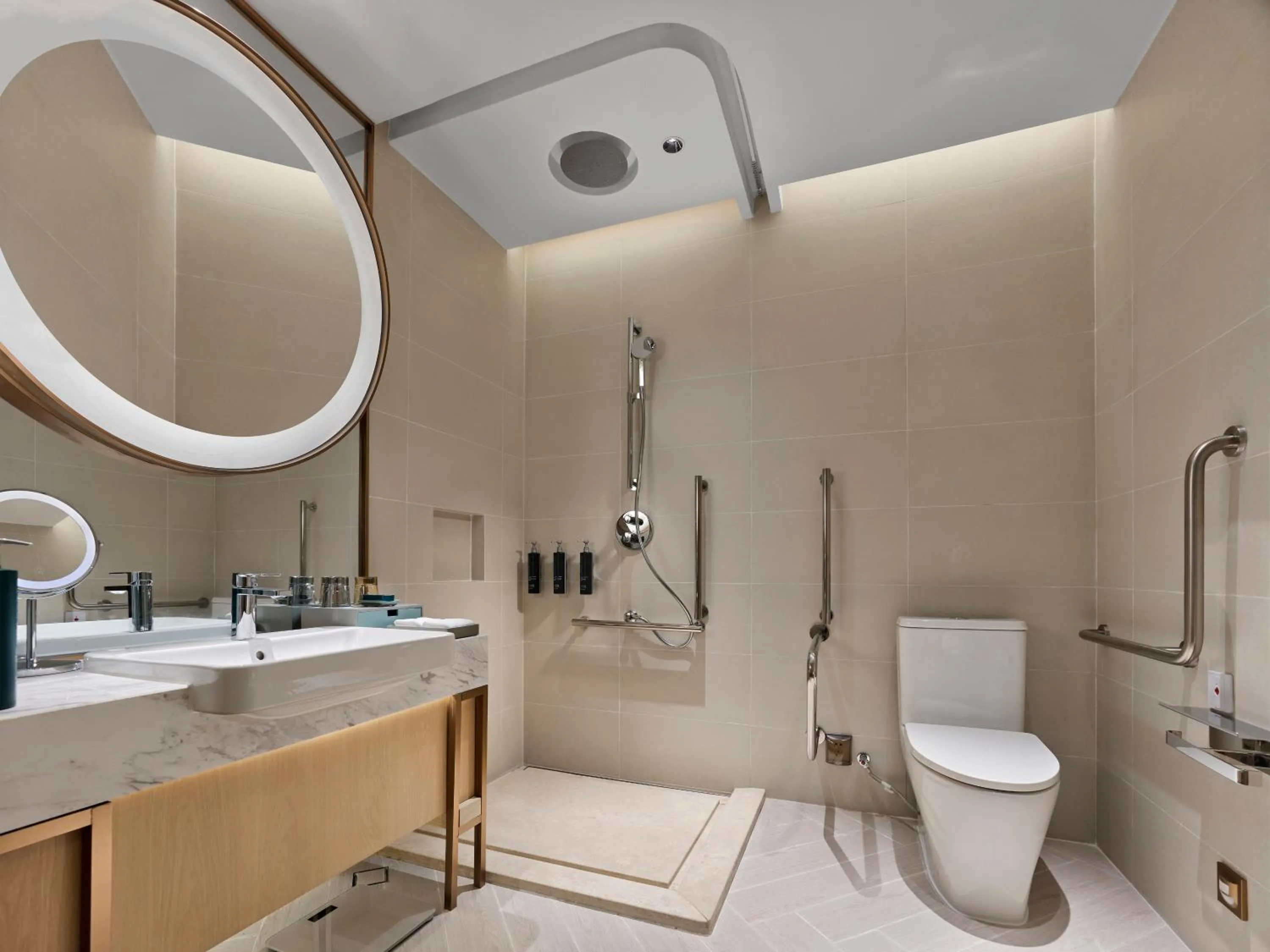Toilet in Doubletree By Hilton Nanning Wuxiang