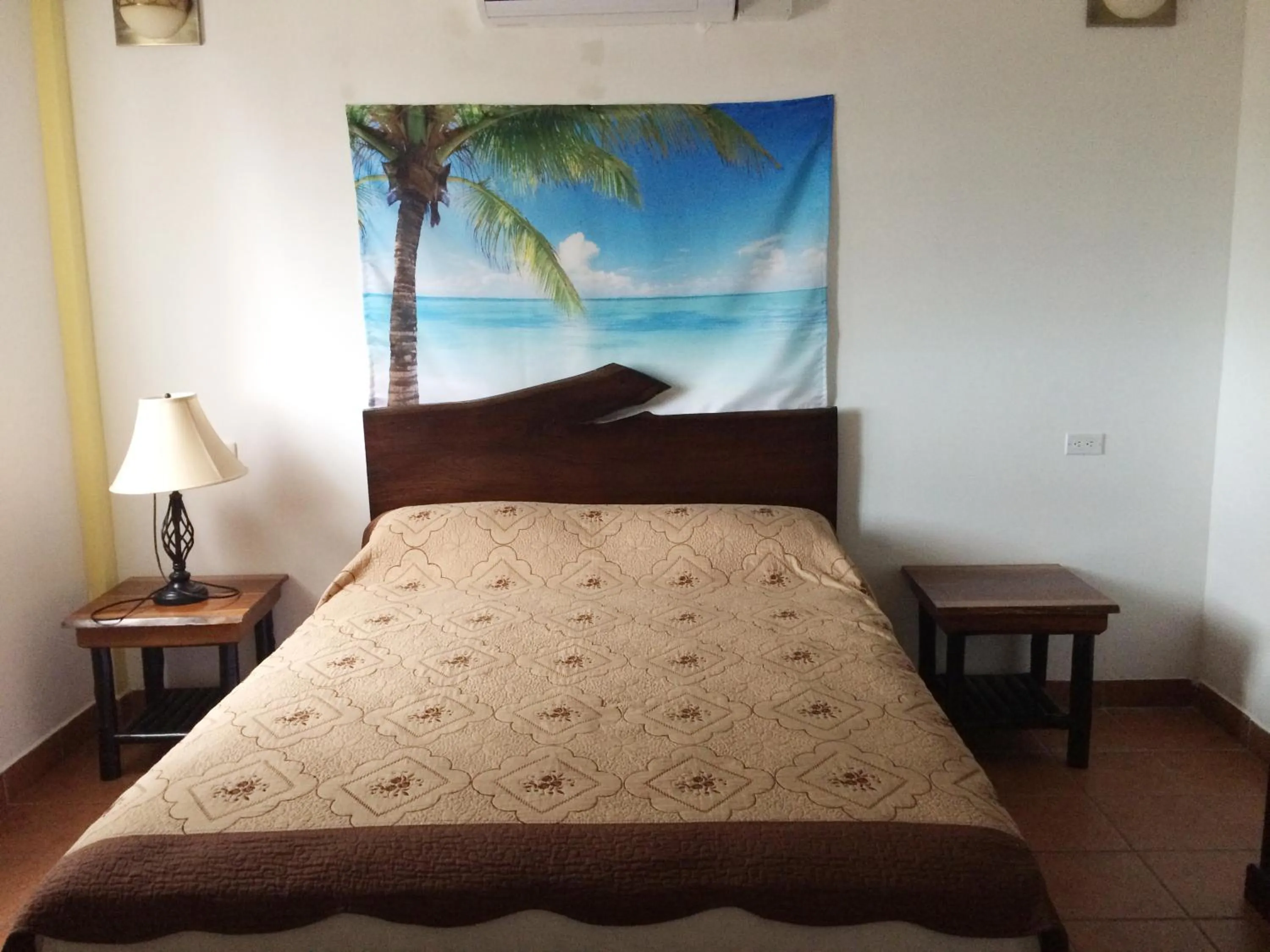 Bed in Easy Inn Hotel