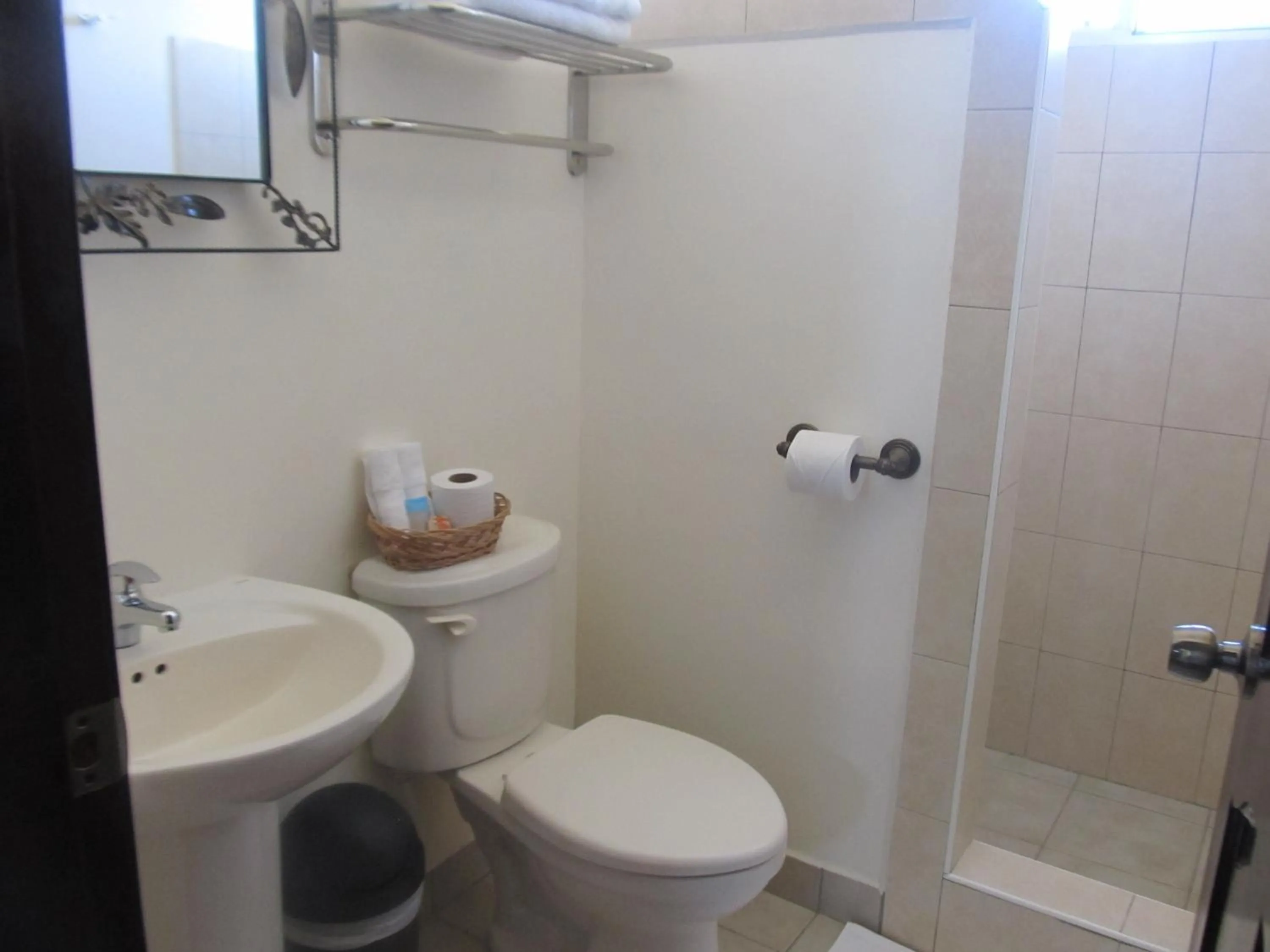 Bathroom in Easy Inn Hotel