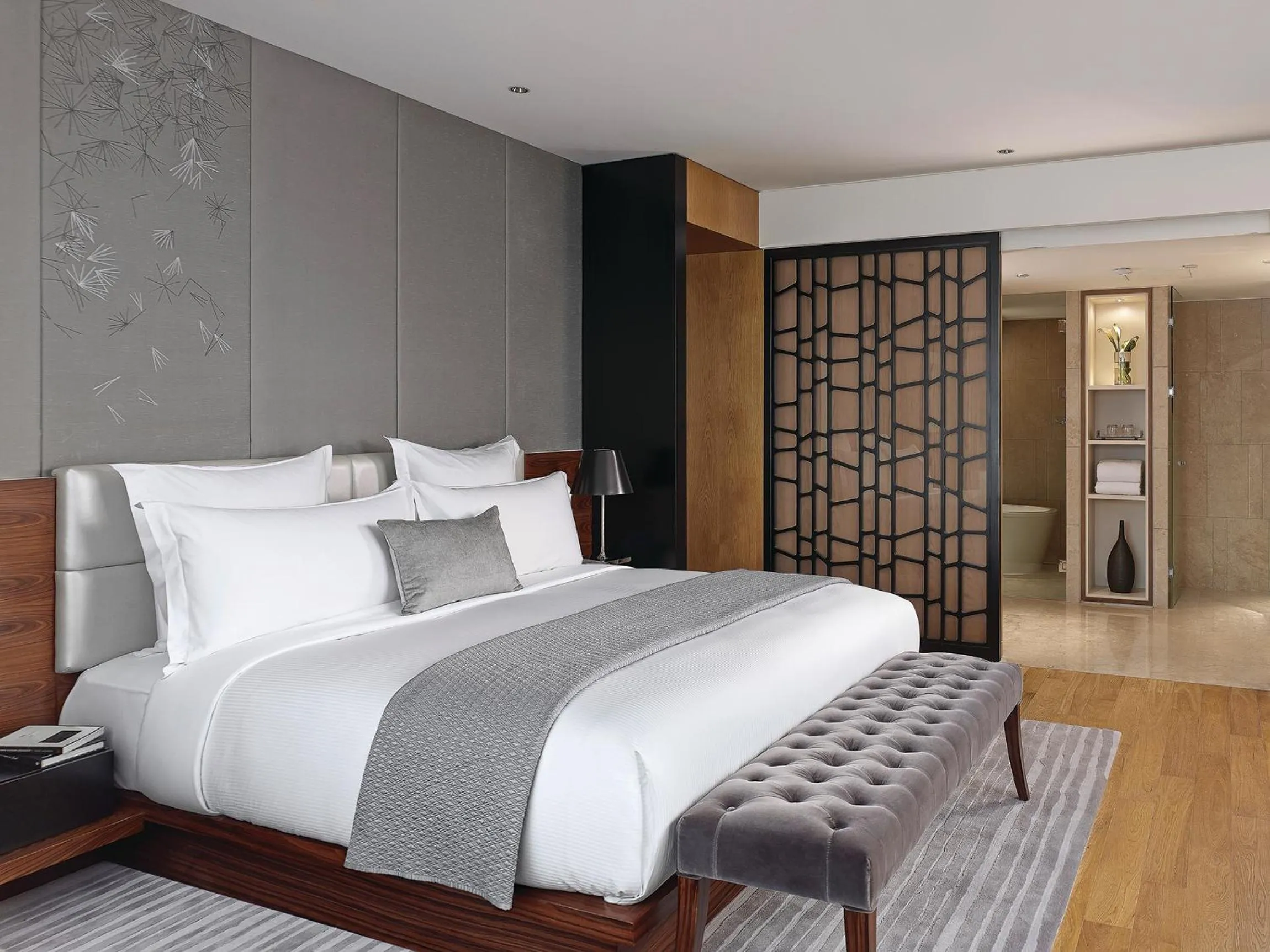 Photo of the whole room, Bed in Langham Place, Ningbo Culture Plaza