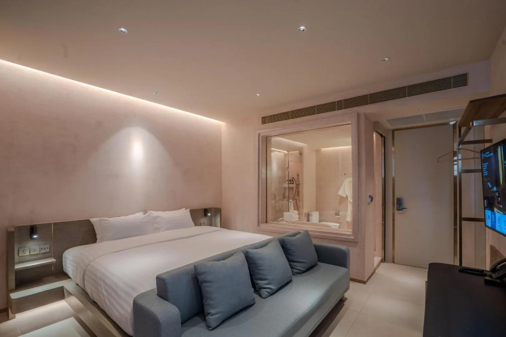 Bedroom, Bed in Inn a day