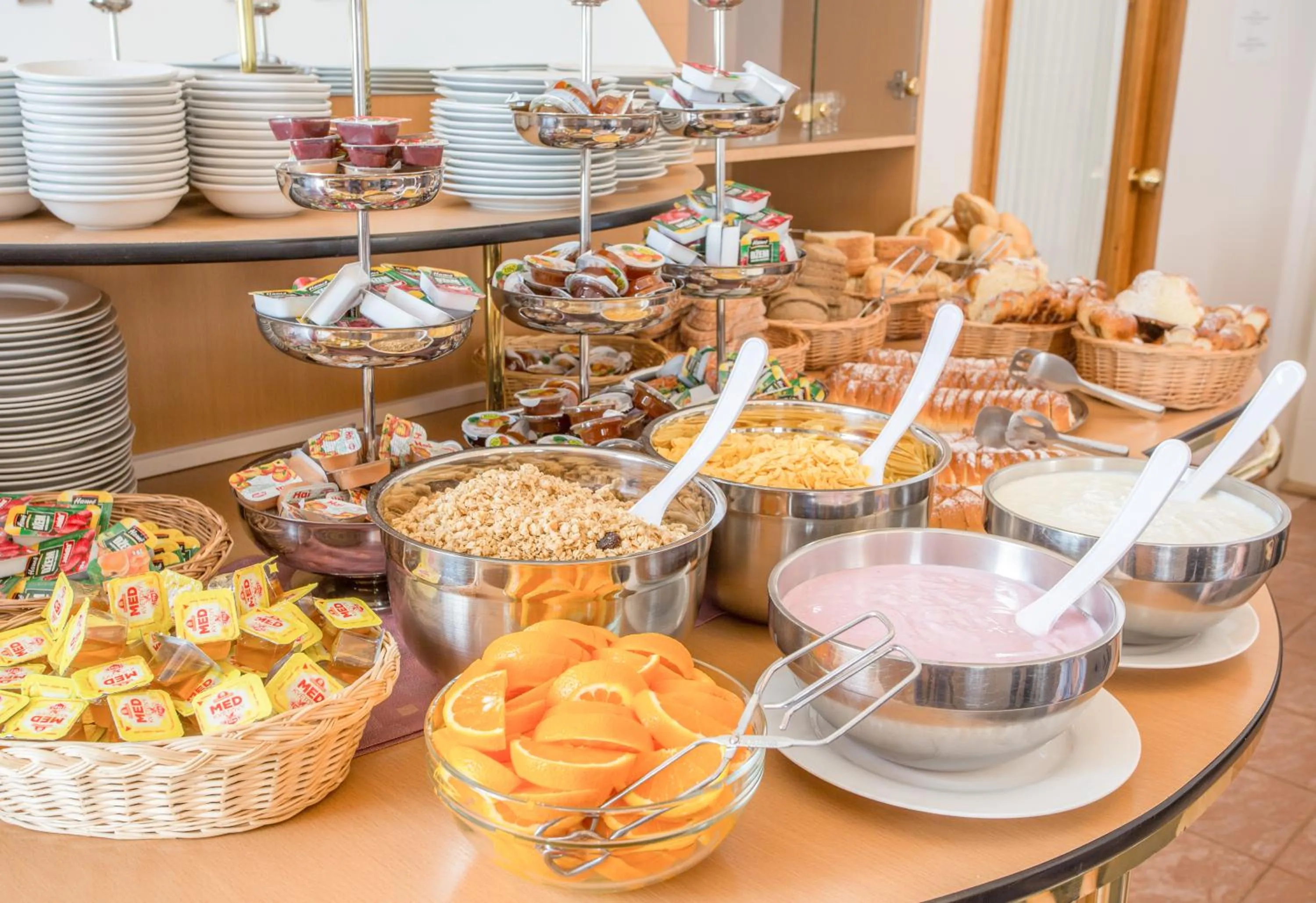 Restaurant/places to eat in City-Inn