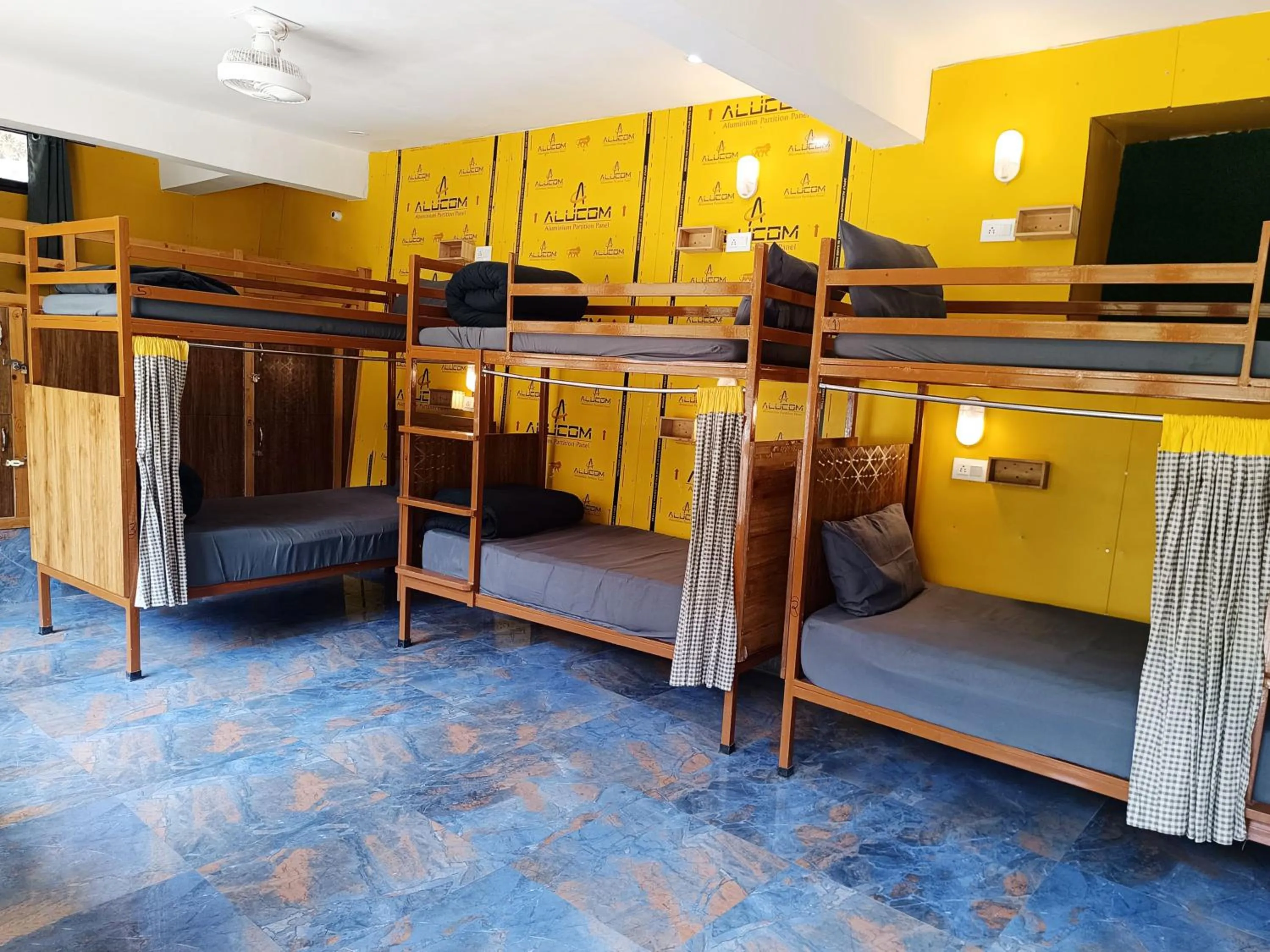 Bedroom, Bed in The Hosteller Mussoorie By the Streamside, Kempty