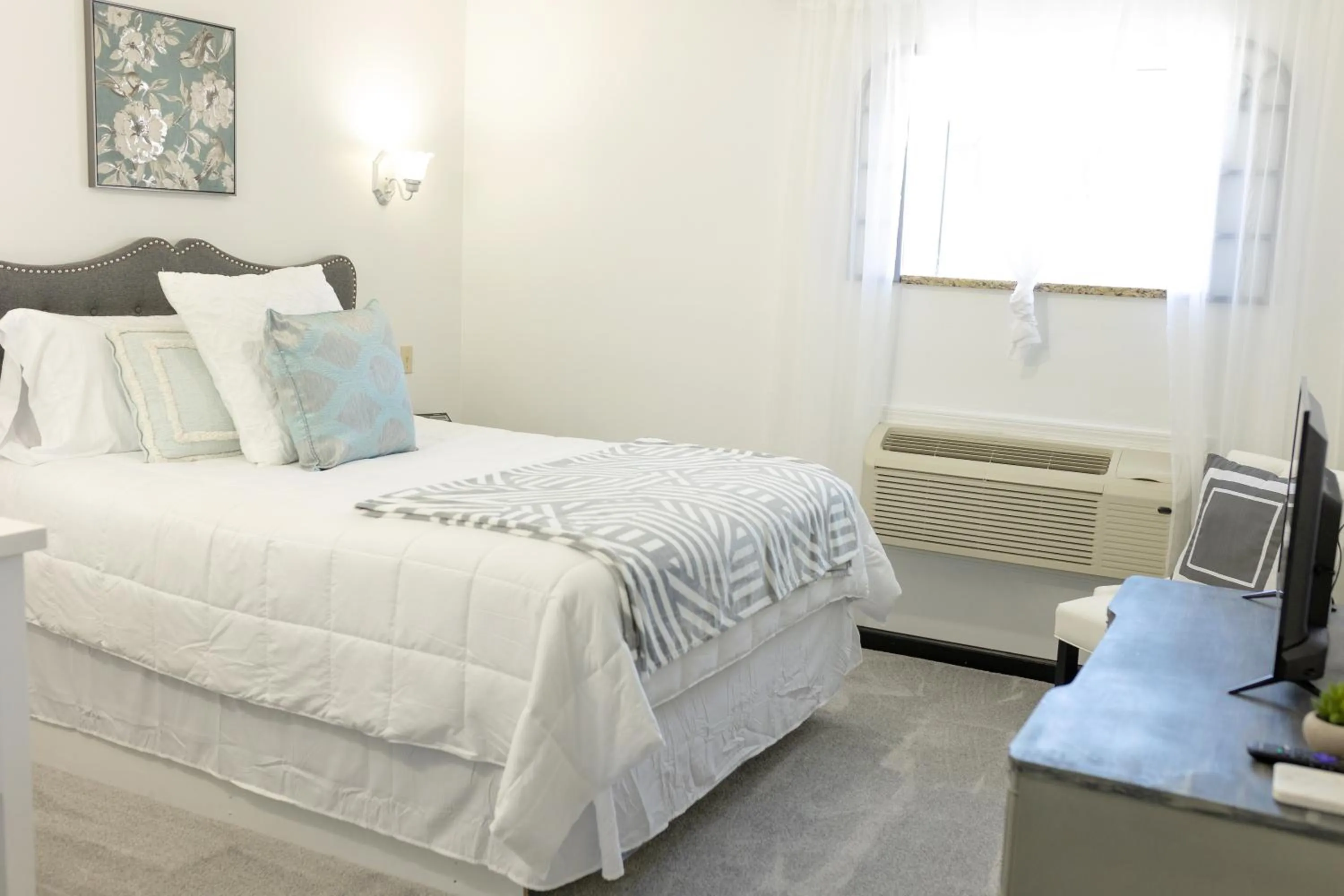 Bedroom, Bed in EC Reed's Mercantile and Hotel