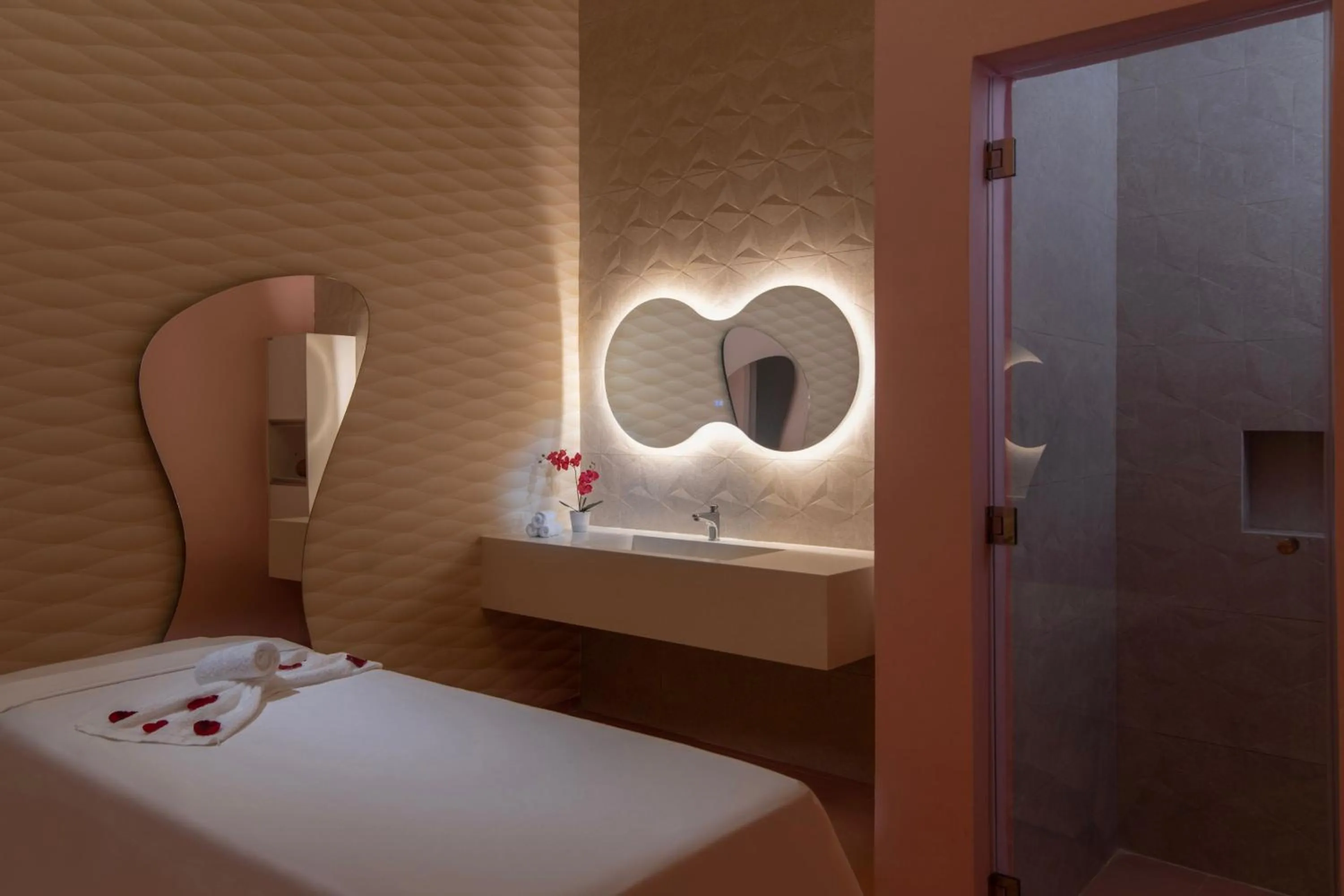 Spa and wellness centre/facilities, Bed in Temptation Grand Miches Resort - All Inclusive - Couples Only