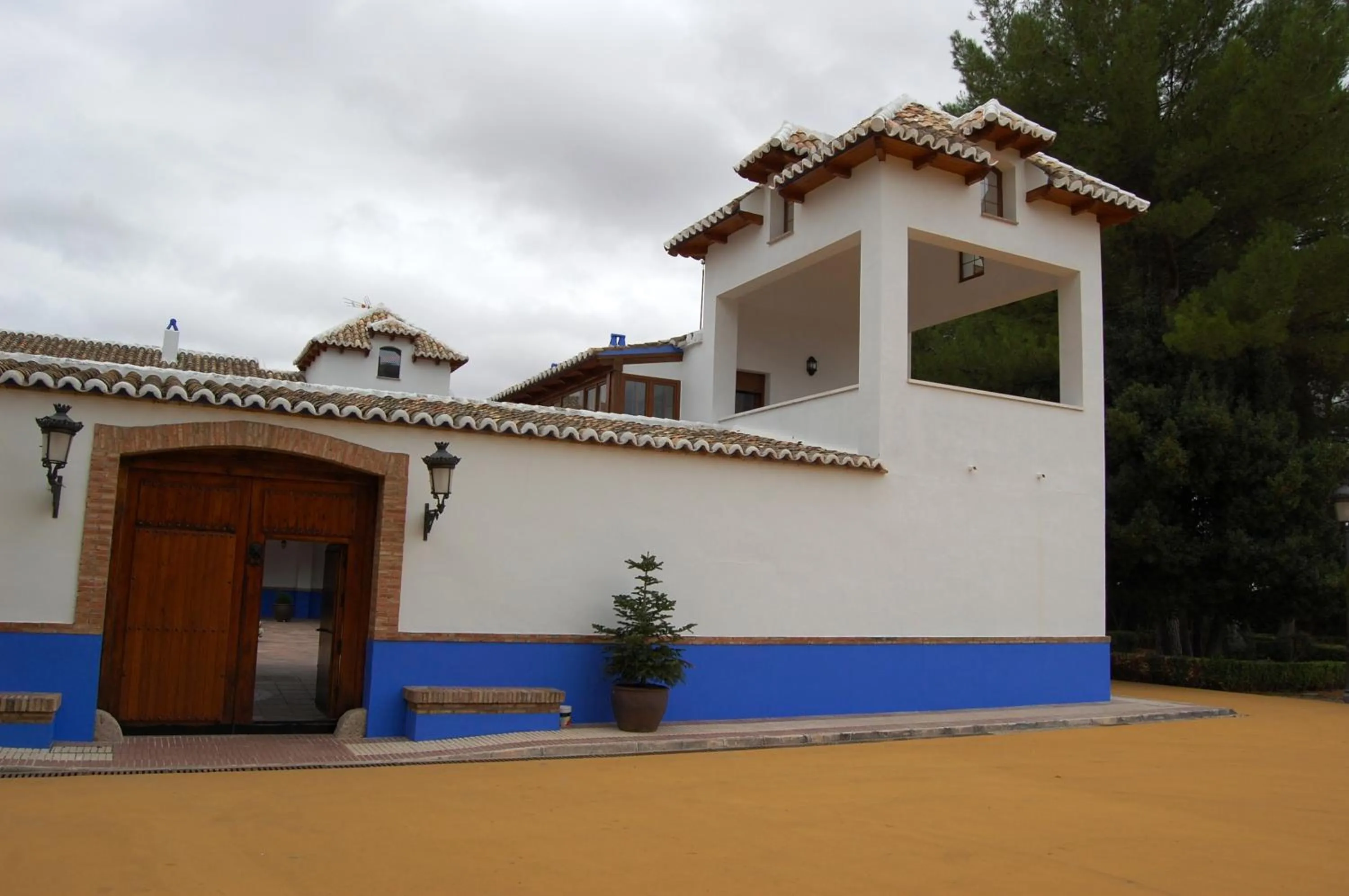 Facade/entrance in Hotel El Cortijo de Daimiel