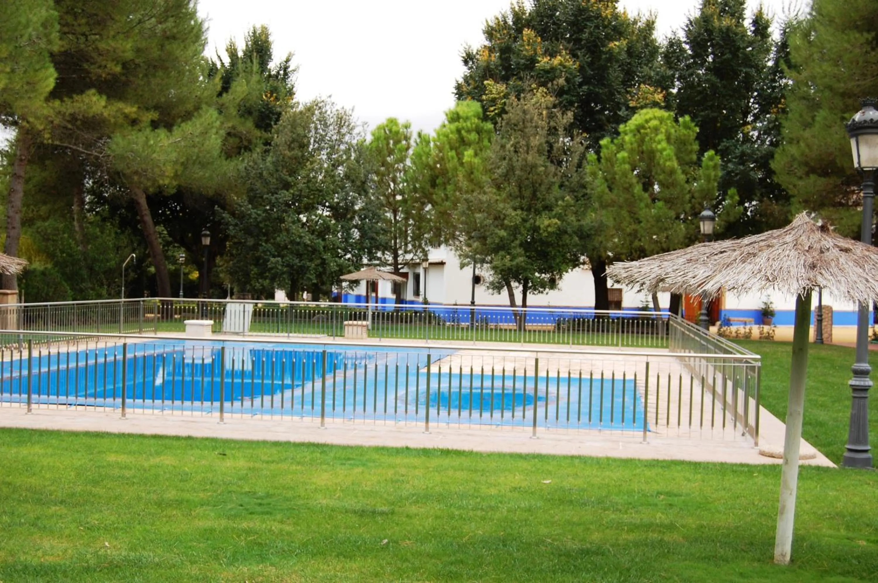 Swimming pool in Hotel El Cortijo de Daimiel