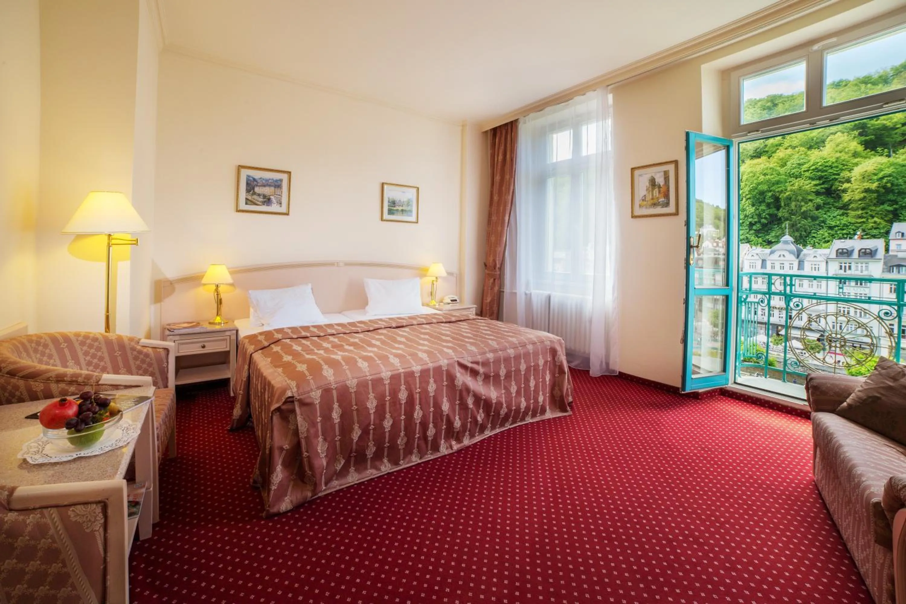 Balcony/Terrace, Bed in Interhotel Central