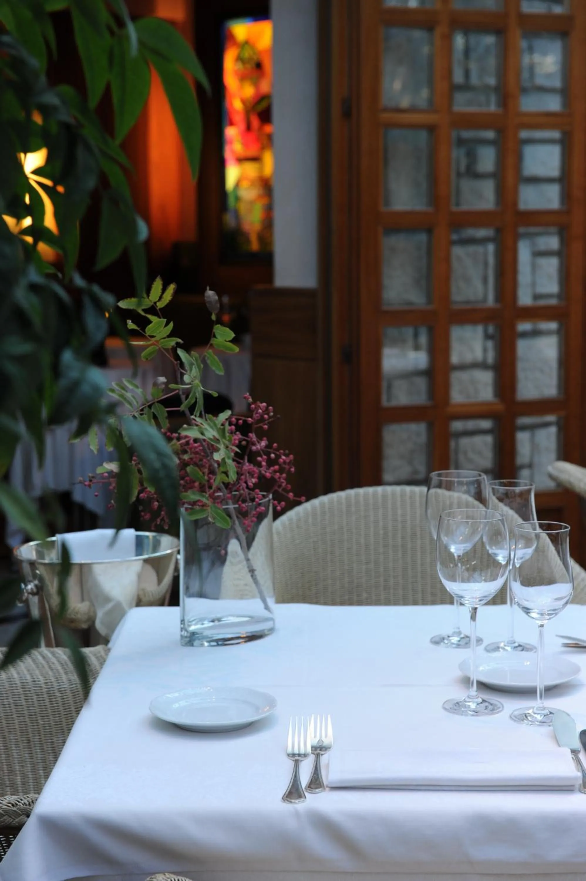 Restaurant/places to eat in Hotel Milan