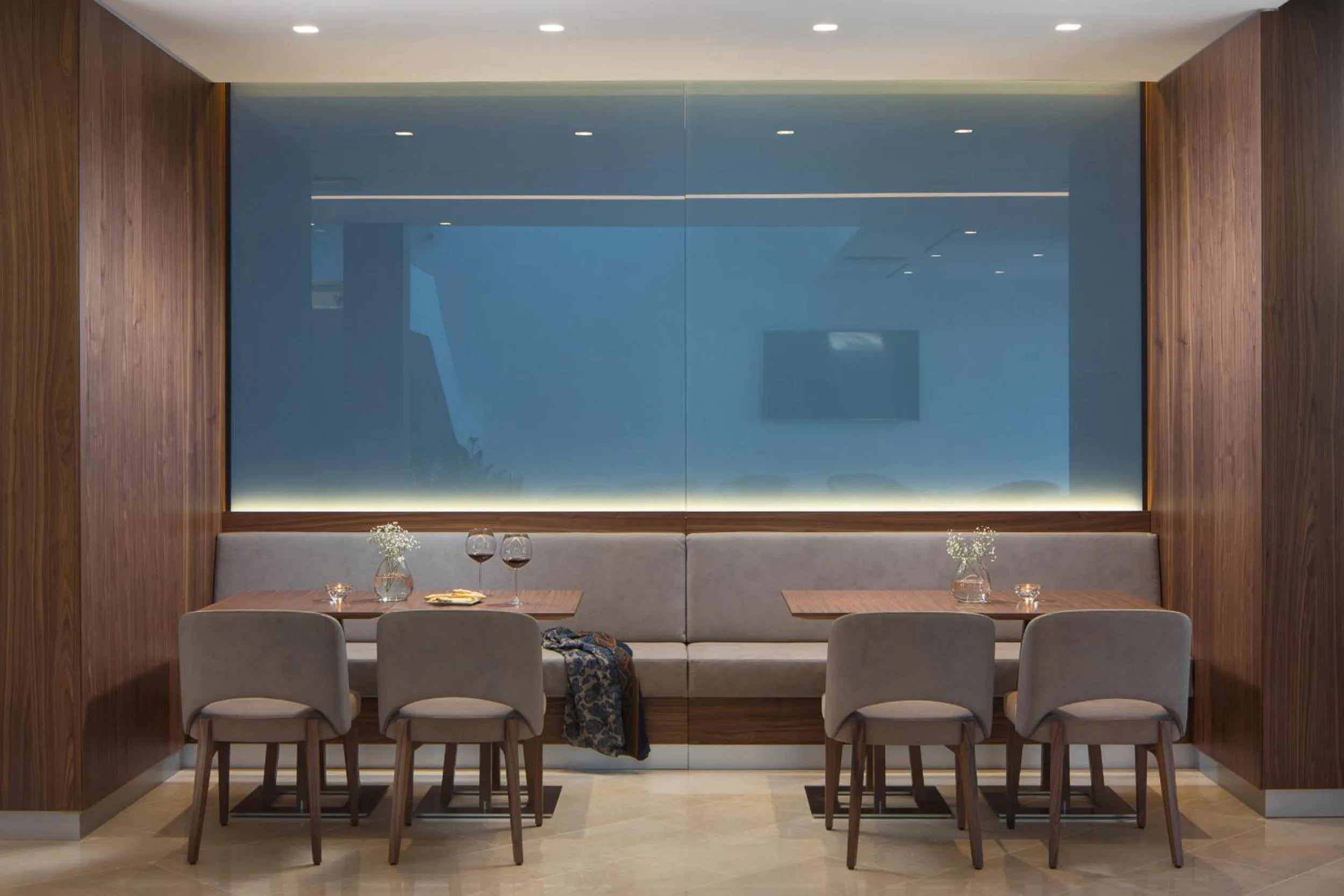 Seating area in Hotel Milan