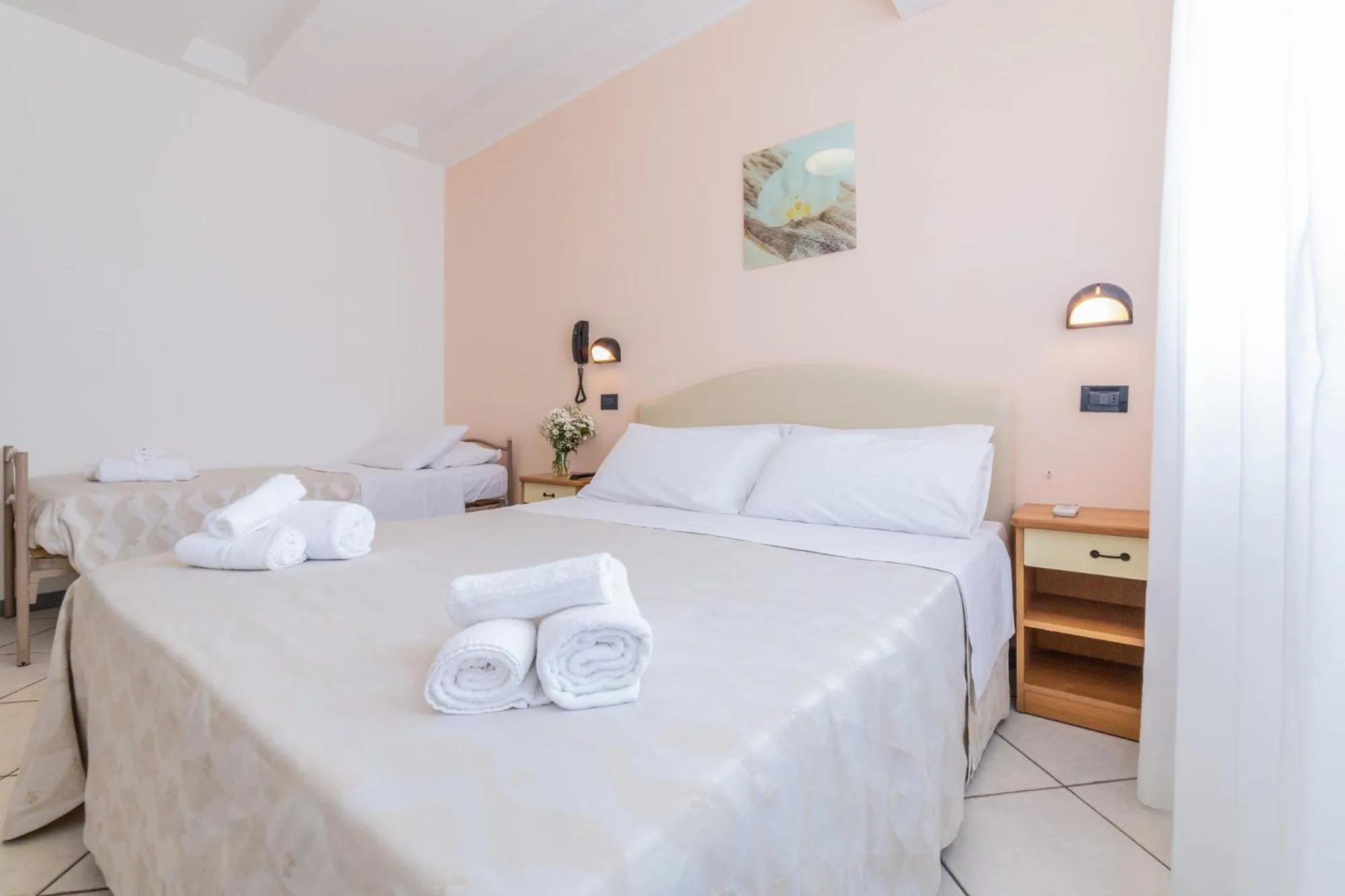 Toilet, Bed in Hotel San Paolo