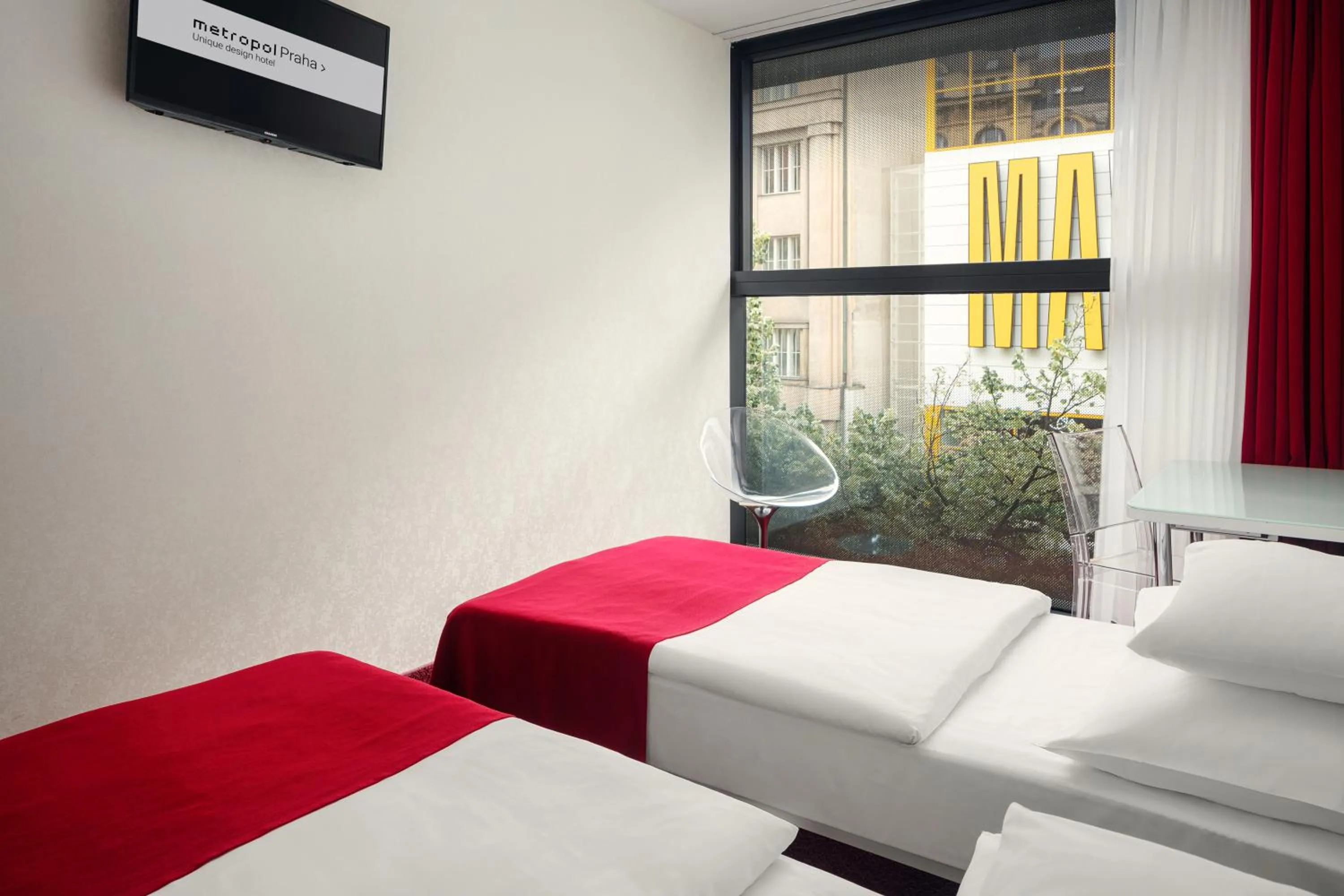 Bed in Metropol Design Hotel Old Town