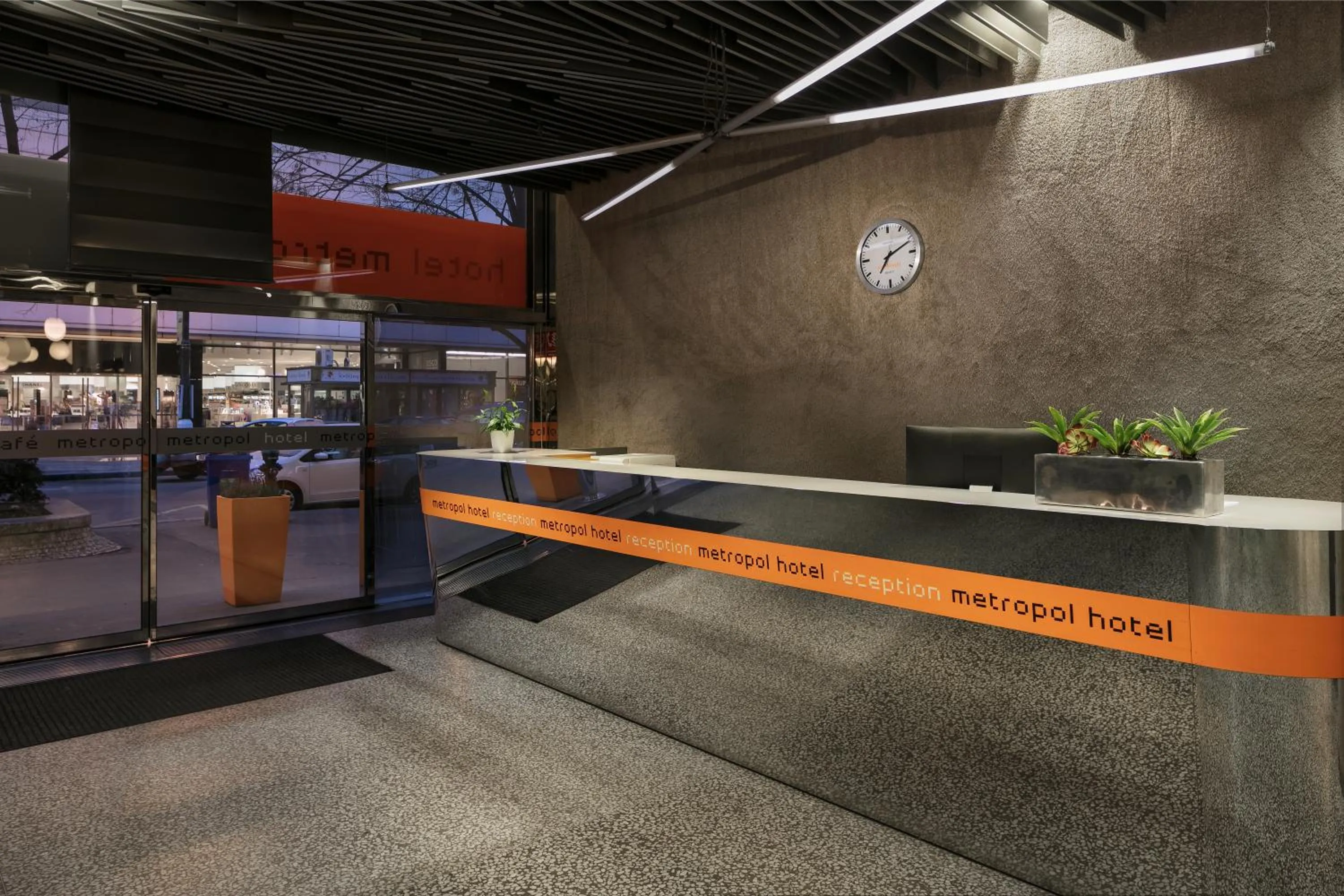 Lobby or reception in Metropol Design Hotel Old Town