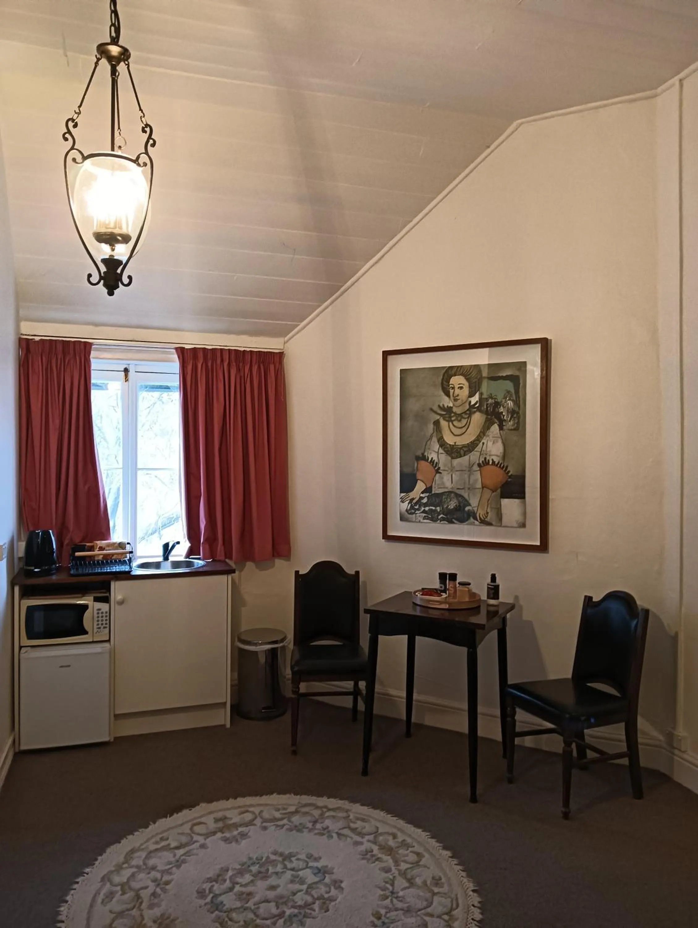 Kitchen or kitchenette in Old Colony Inn