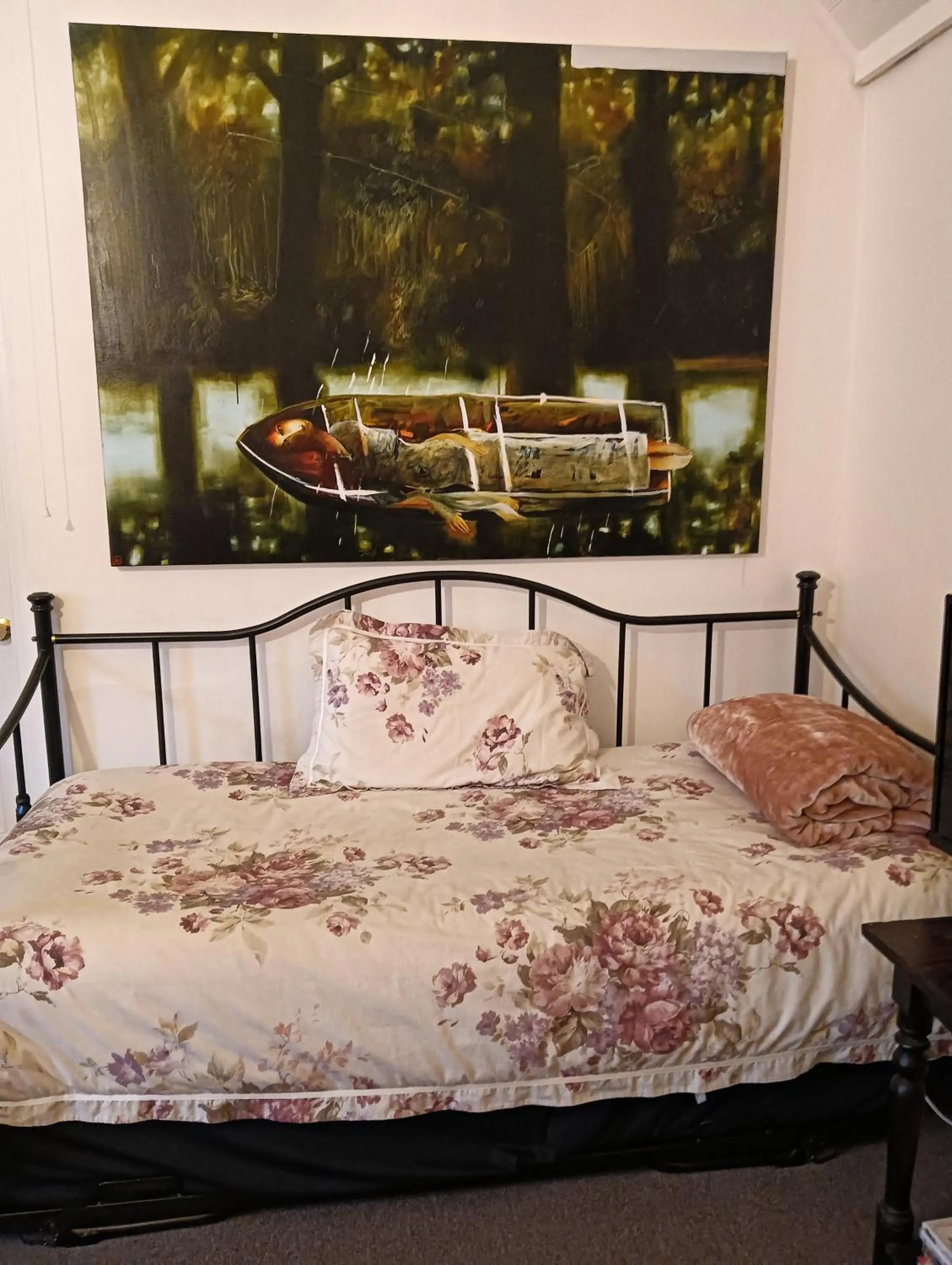 Bed in Old Colony Inn