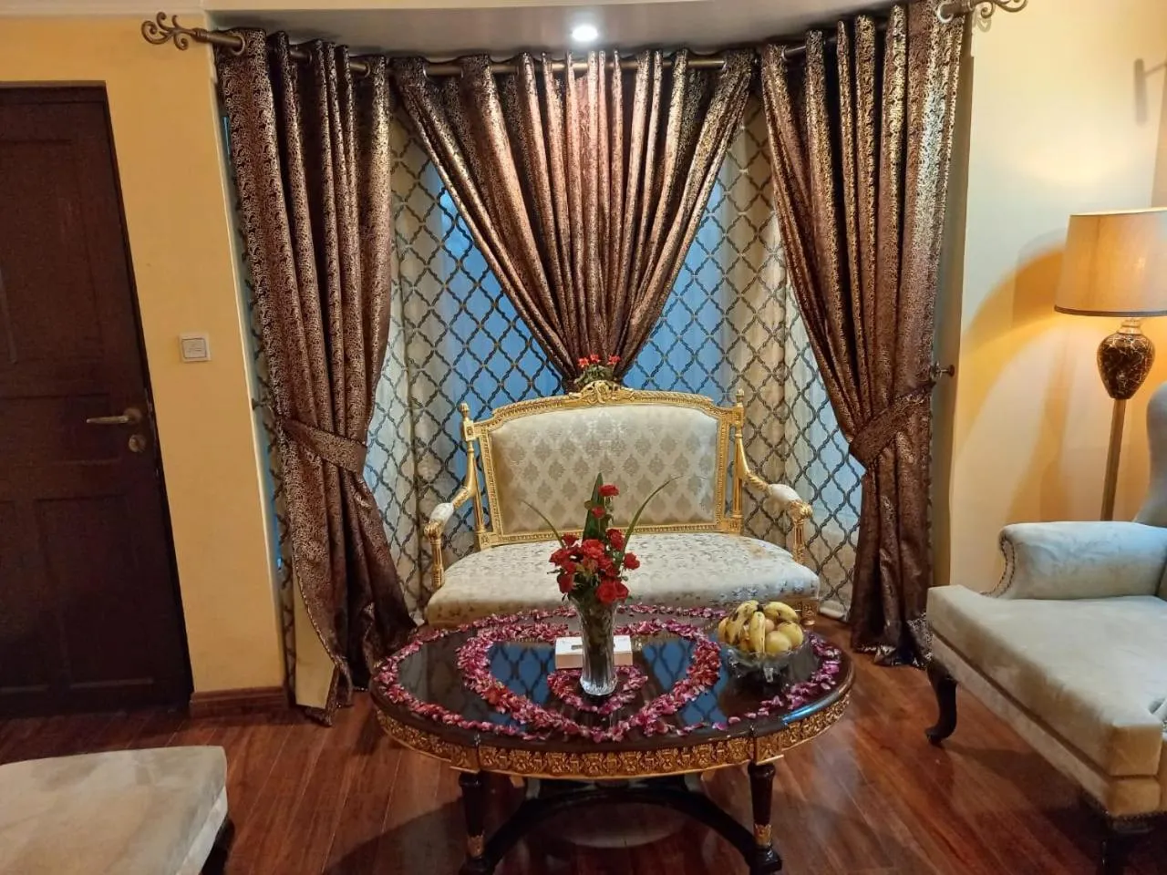 Living room, Bed in Richmond Boutique Hotel