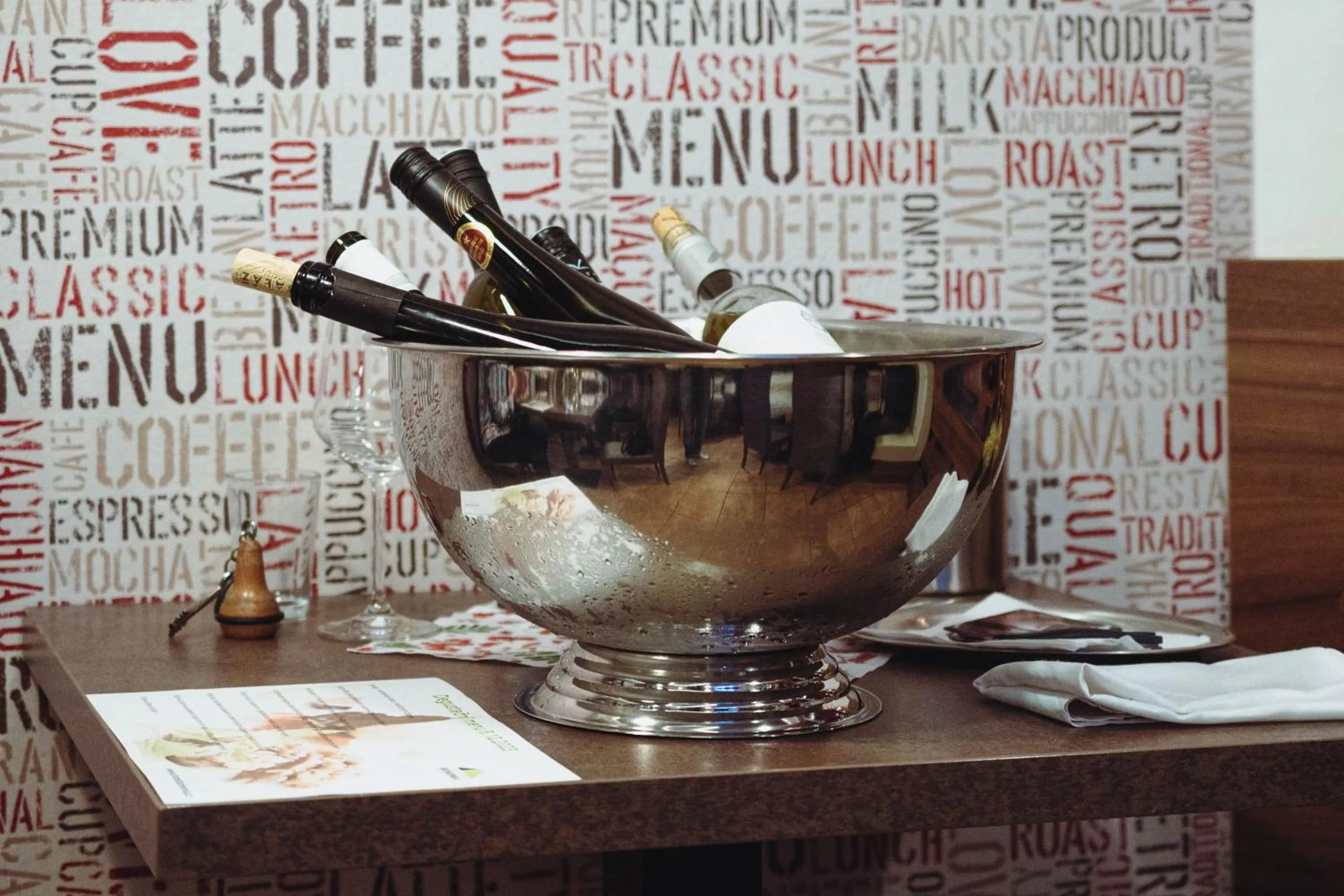 Restaurant/places to eat in Hotel Bohemia