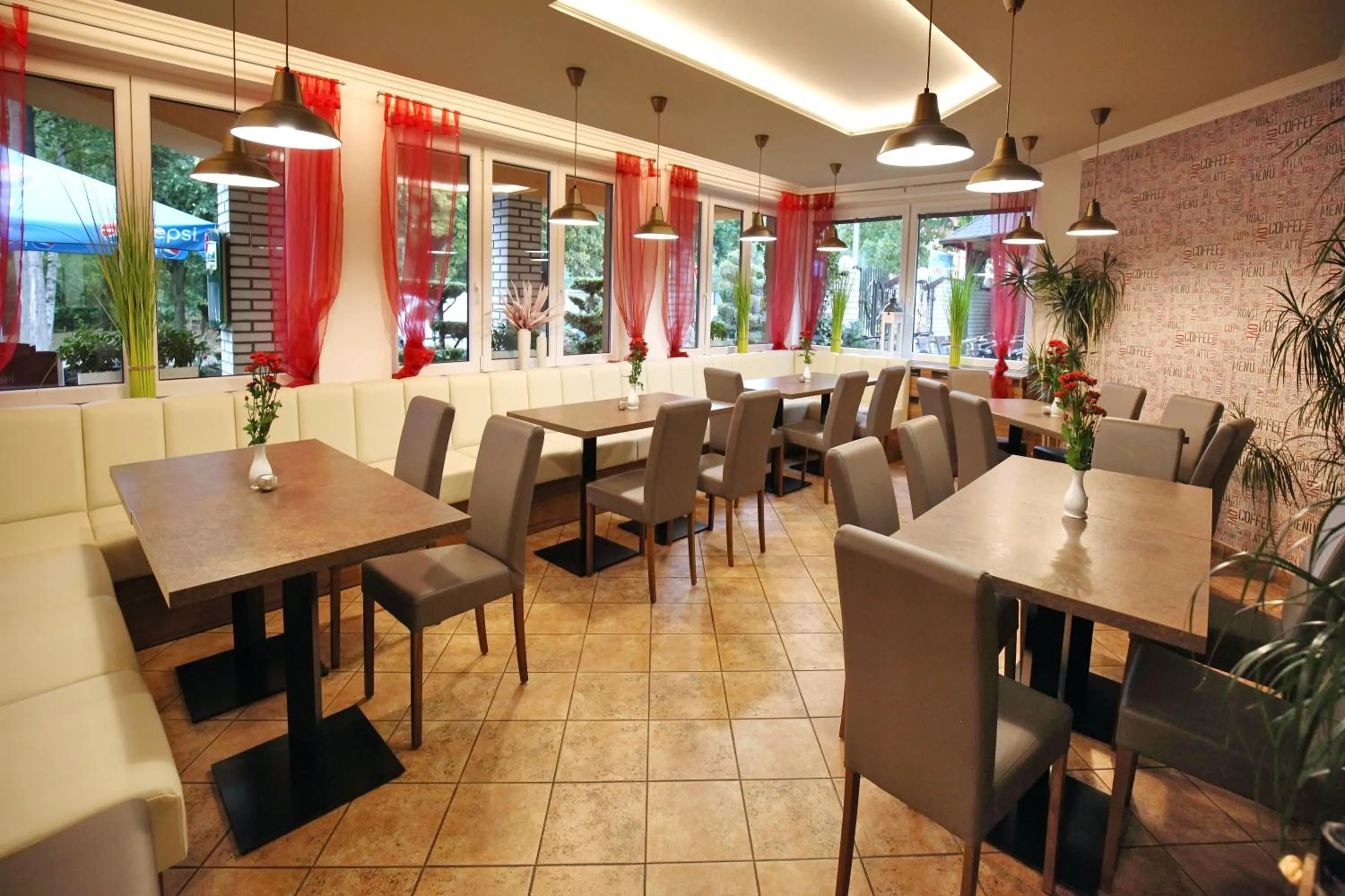 Restaurant/places to eat in Hotel Bohemia