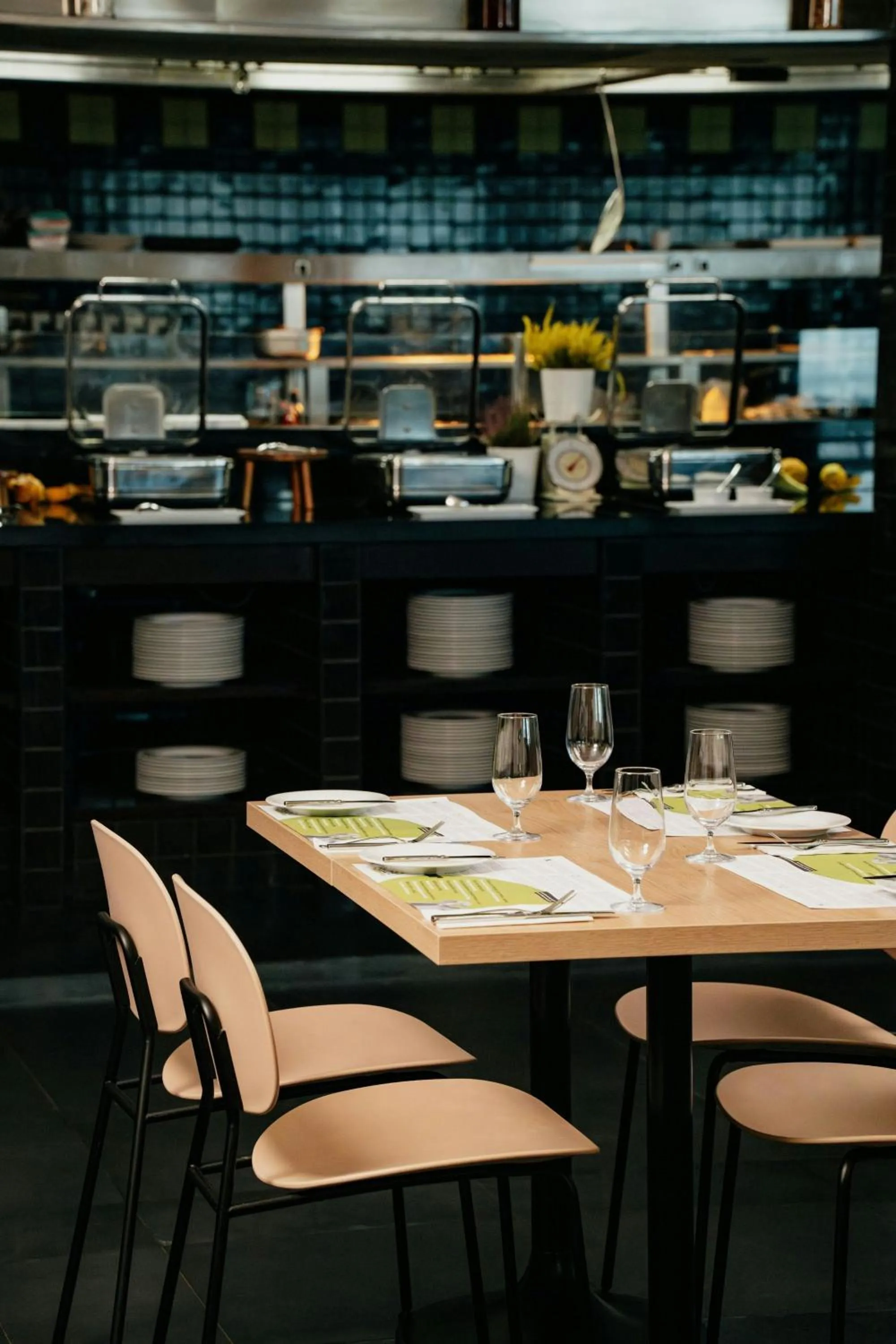 Restaurant/places to eat in Courtyard by Marriott Prague Airport