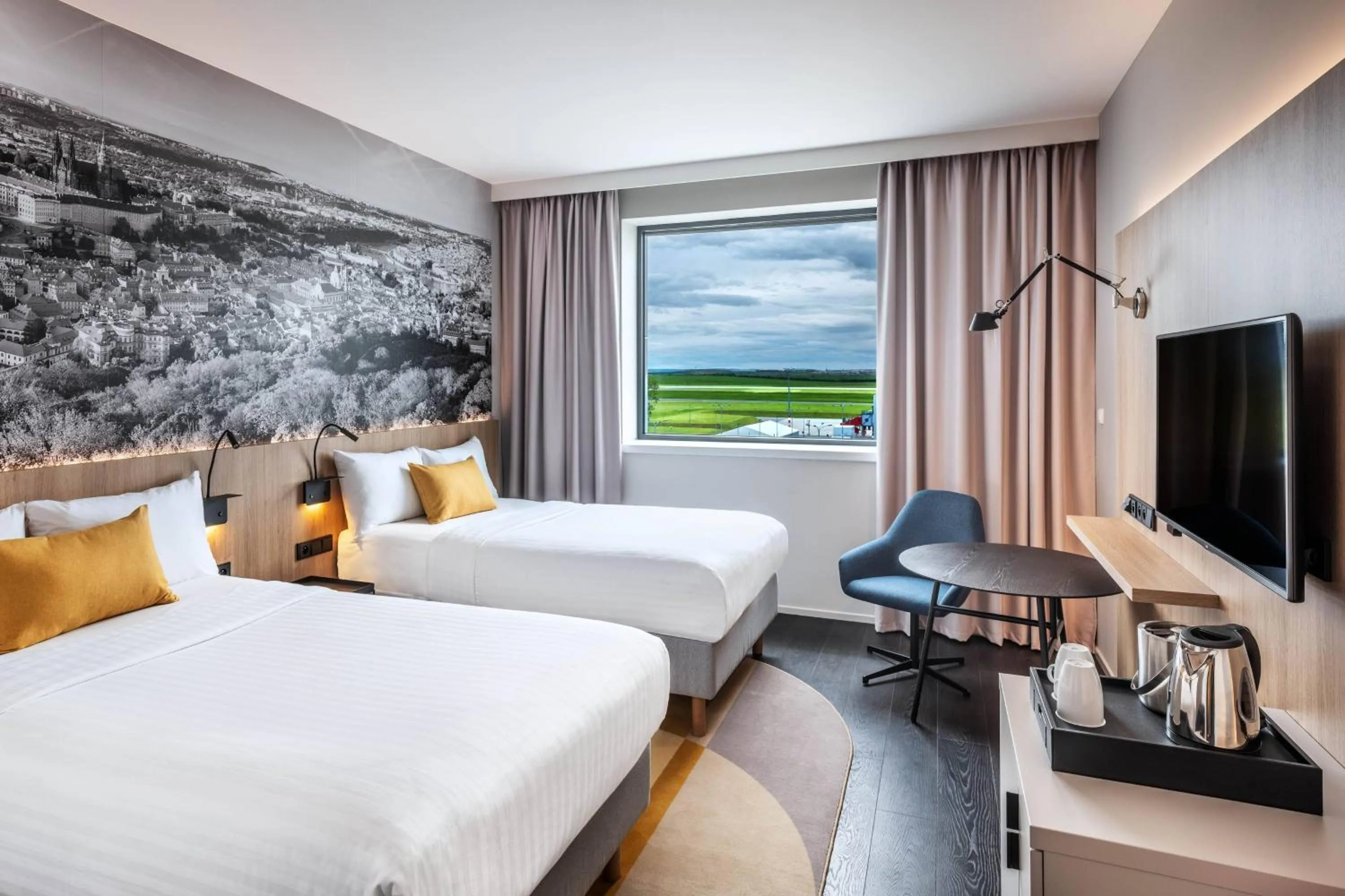 Photo of the whole room, Bed in Courtyard by Marriott Prague Airport