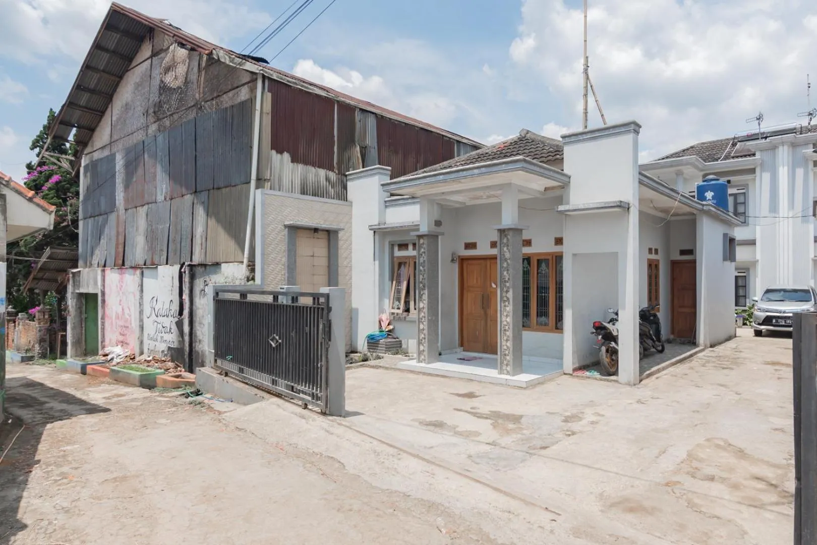 Property building in Small Homestay Syariah Sikembar Ciwidey Mitra RedDoorz