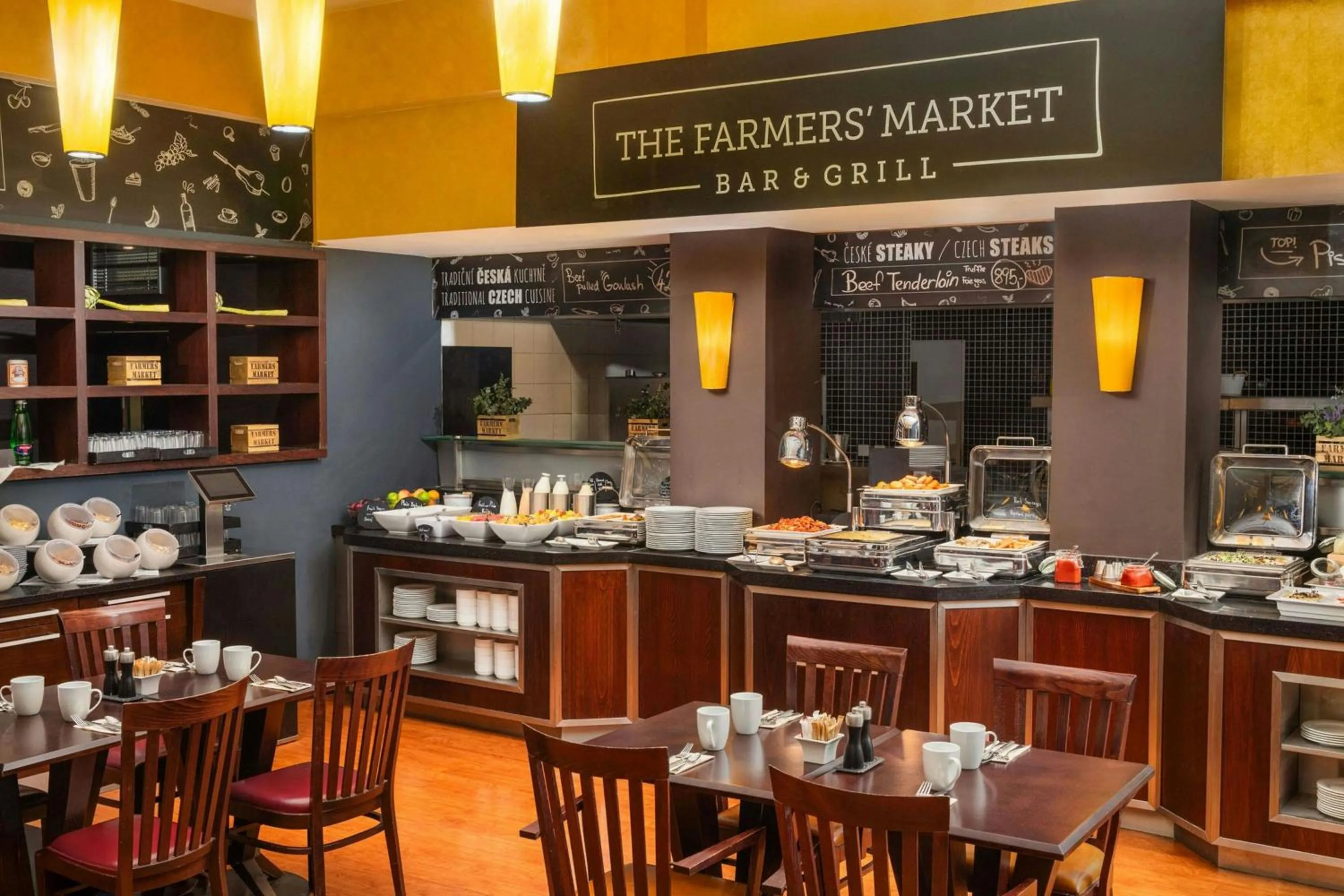 Restaurant/places to eat in Courtyard by Marriott Prague City