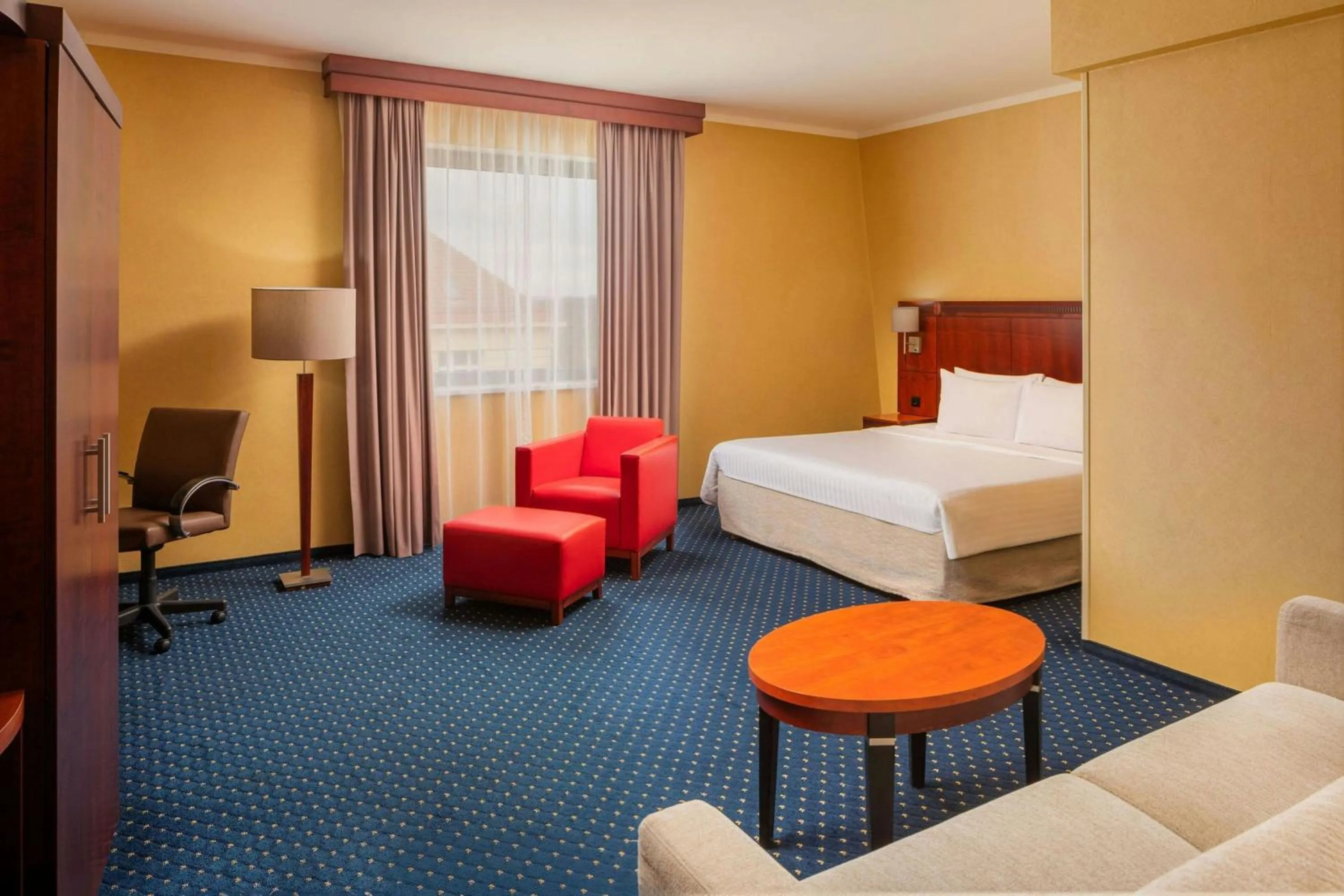 Photo of the whole room, Bed in Courtyard by Marriott Prague City