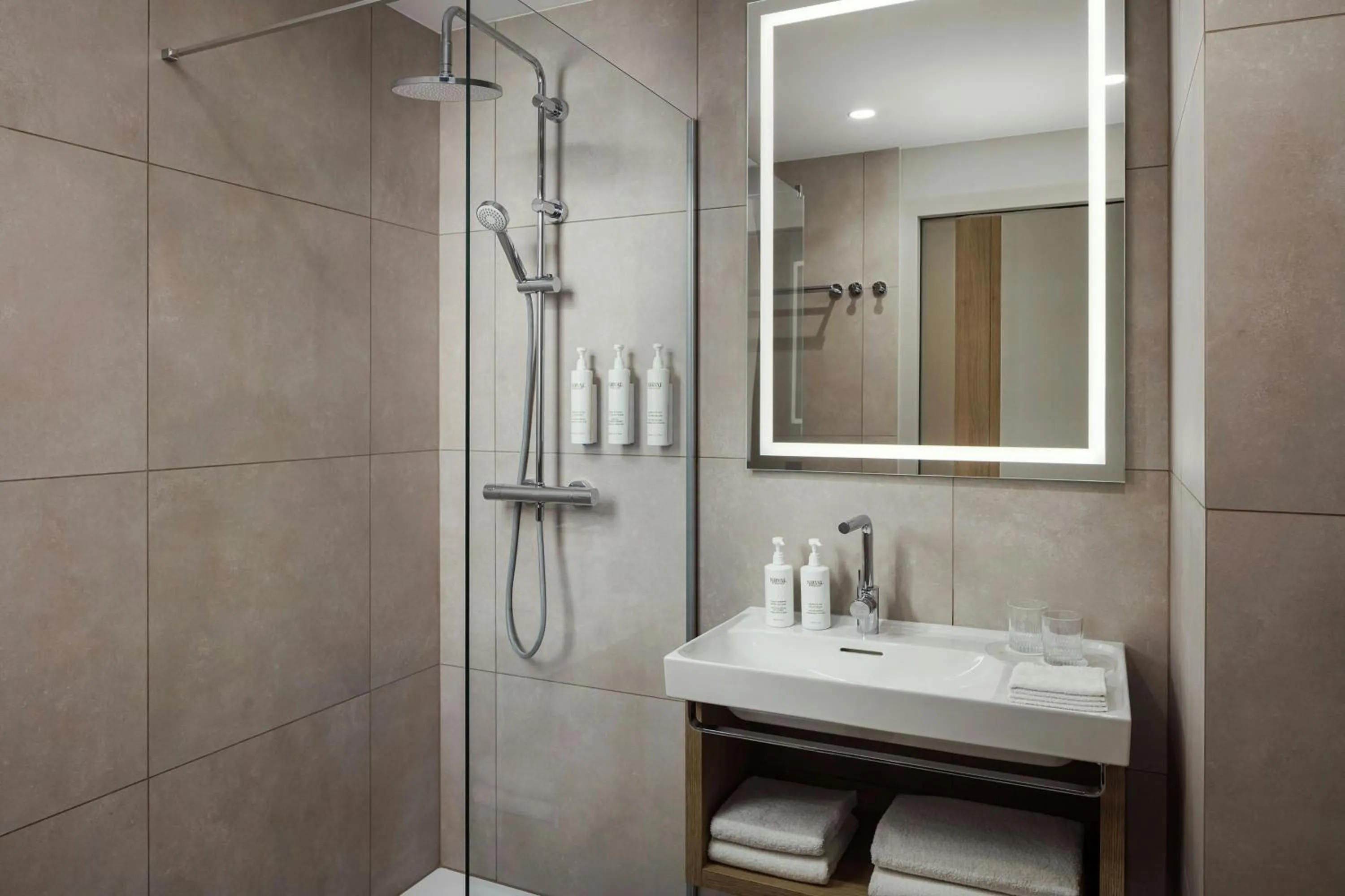 Bathroom in Courtyard by Marriott Pilsen