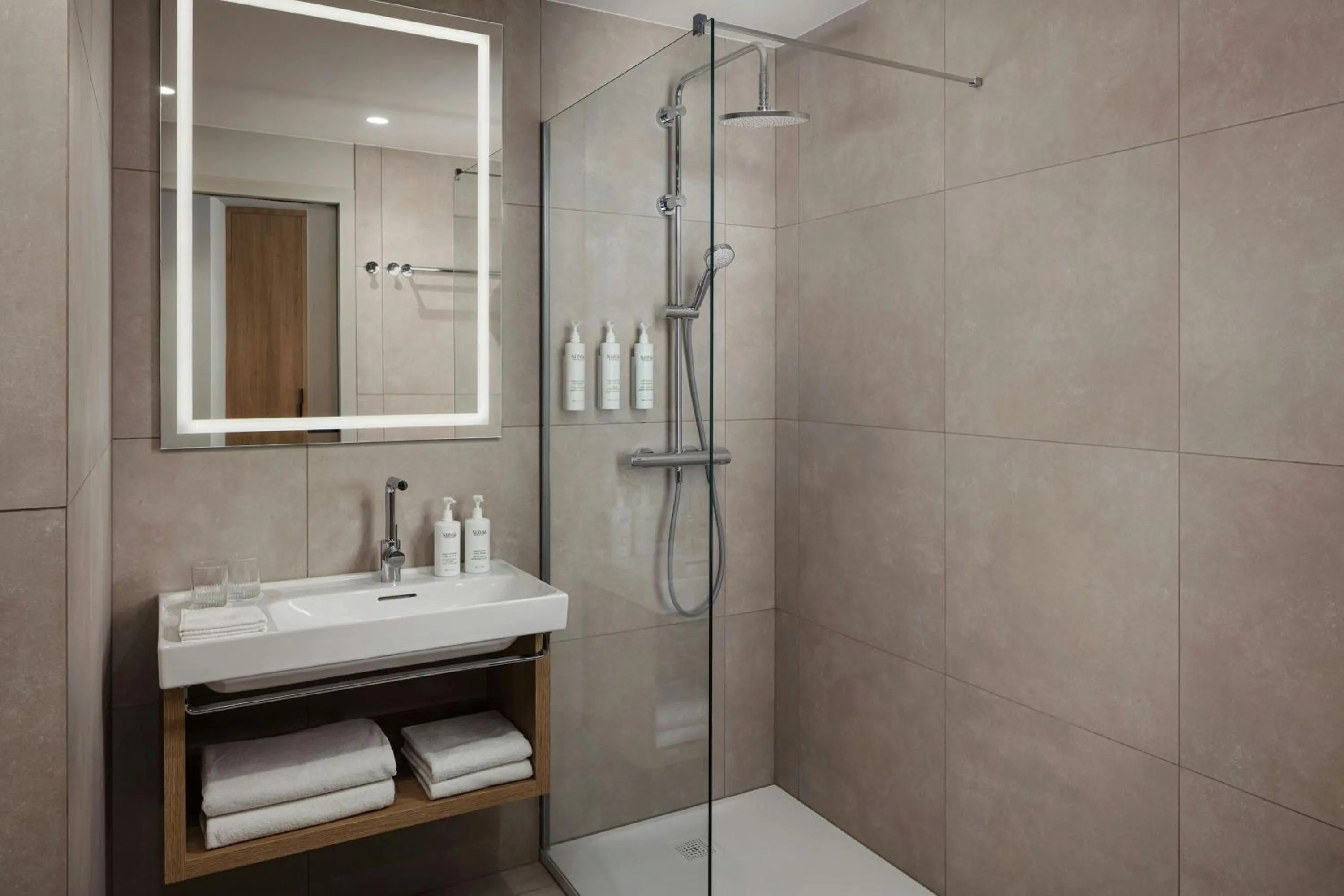 Bathroom in Courtyard by Marriott Pilsen