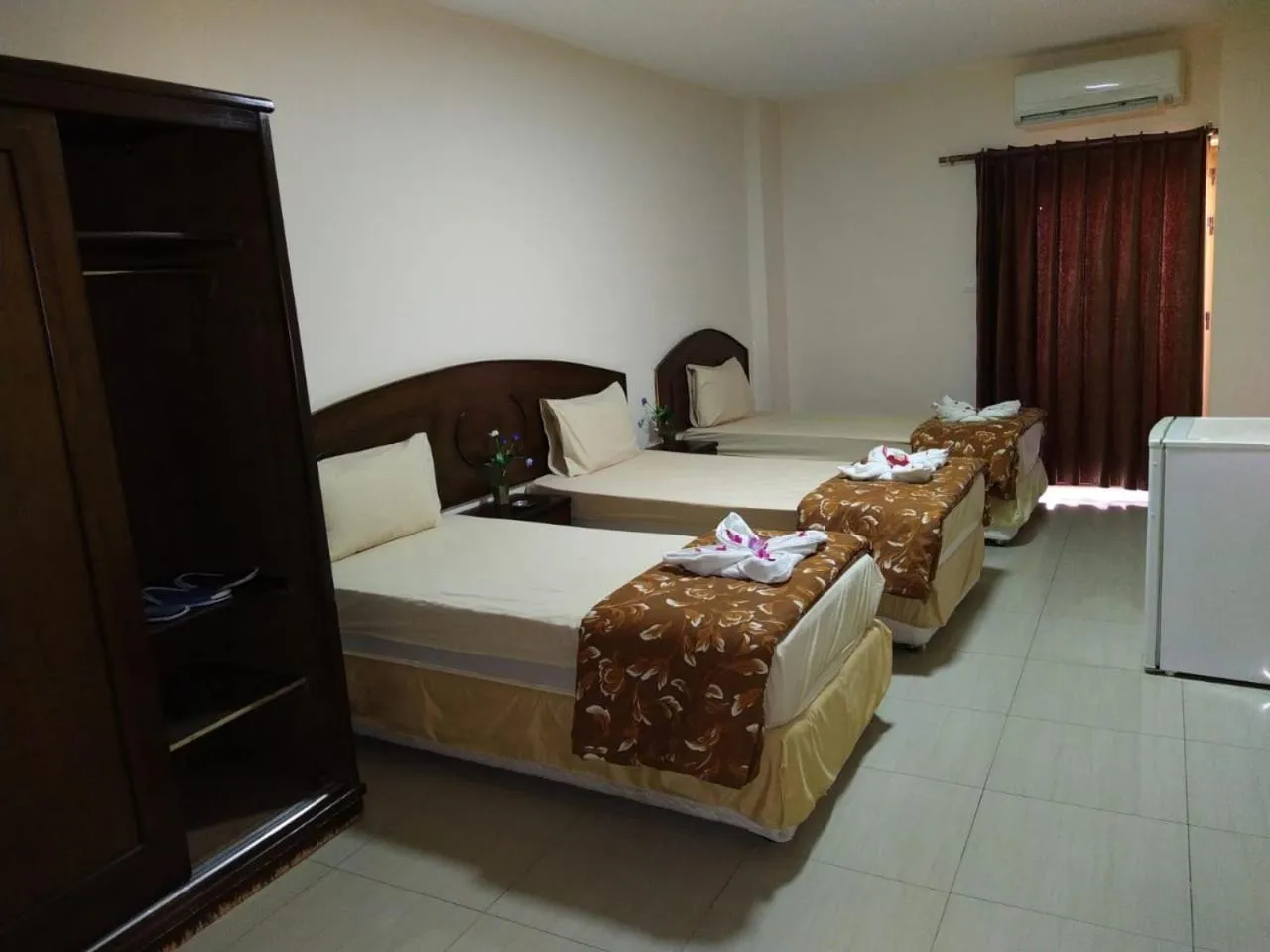 City view, Bed in Baraka Al Aqaba Hotel Suites