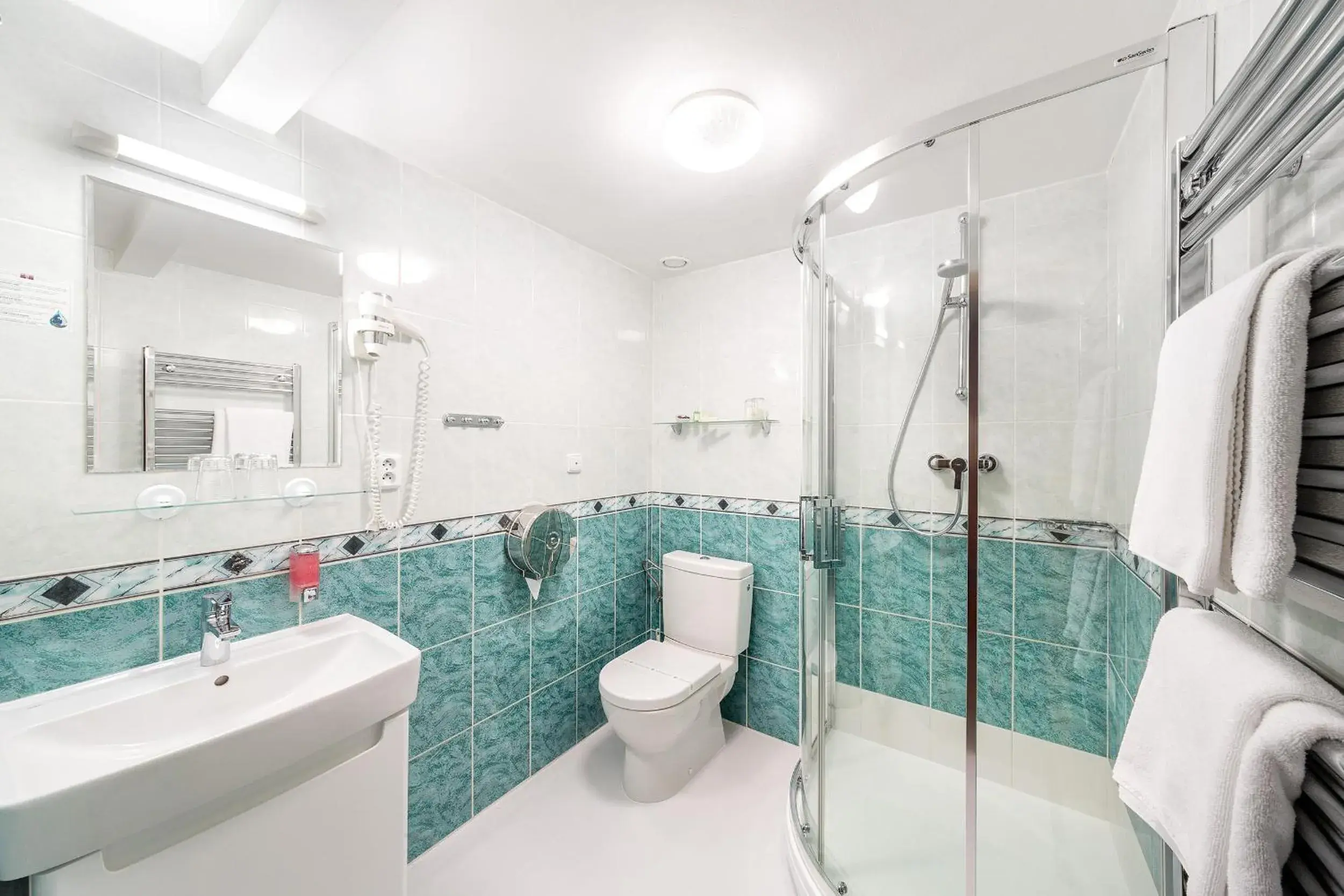 Standard Quadruple Room in Hotel Sněžka Standard Quadruple Room in Hotel Sněžka