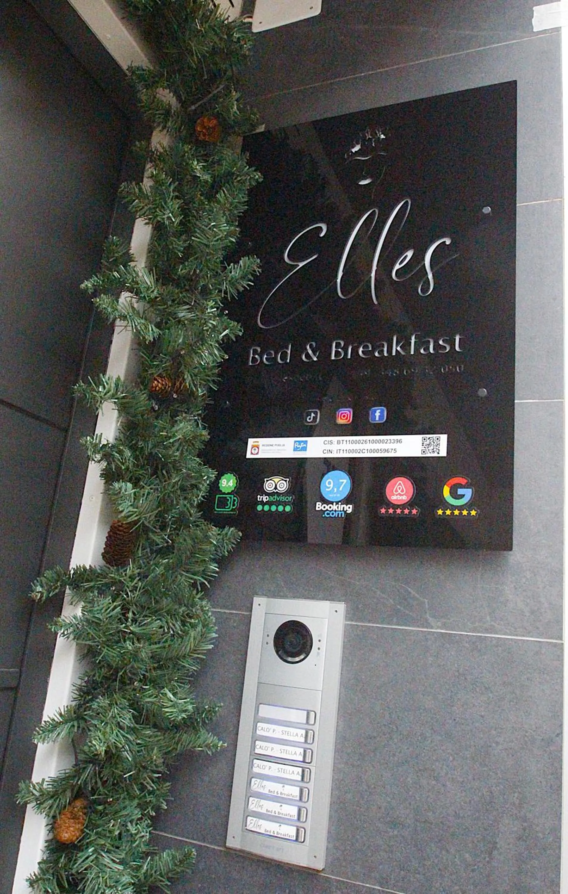 Property building in B&B Elles con parcheggio interno