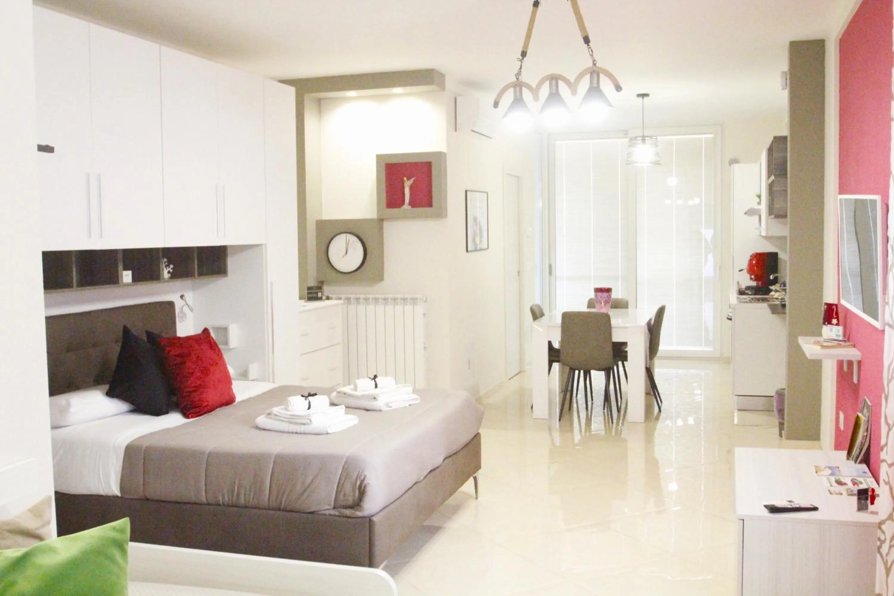 Bedroom, Bed in B&B Elles con parcheggio interno