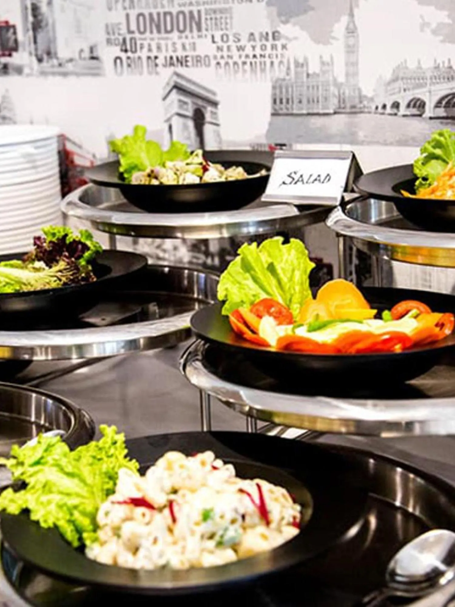 Food and drinks in Hotel DS Clarks Inn Gurgaon