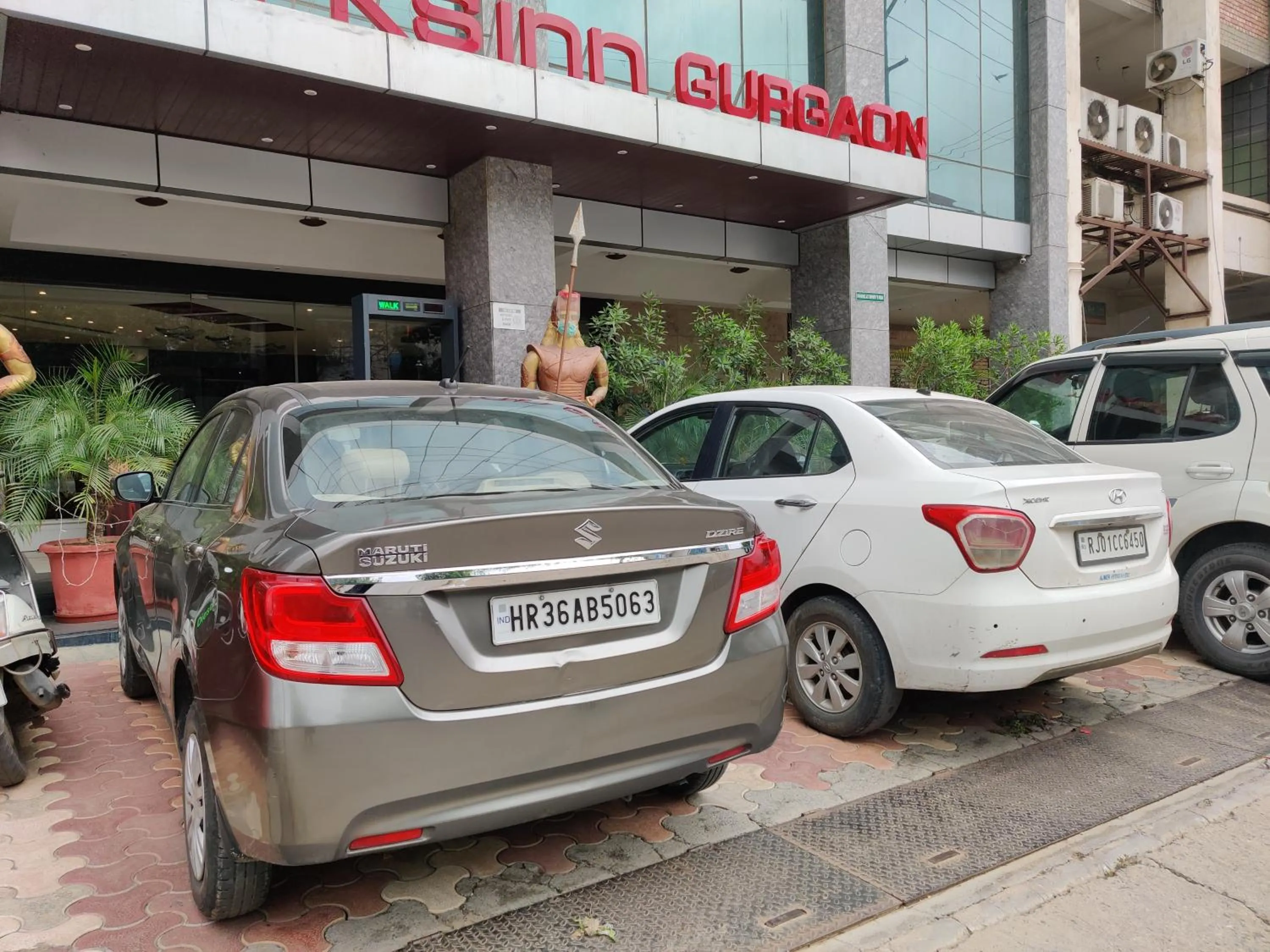 Parking in Hotel DS Clarks Inn Gurgaon