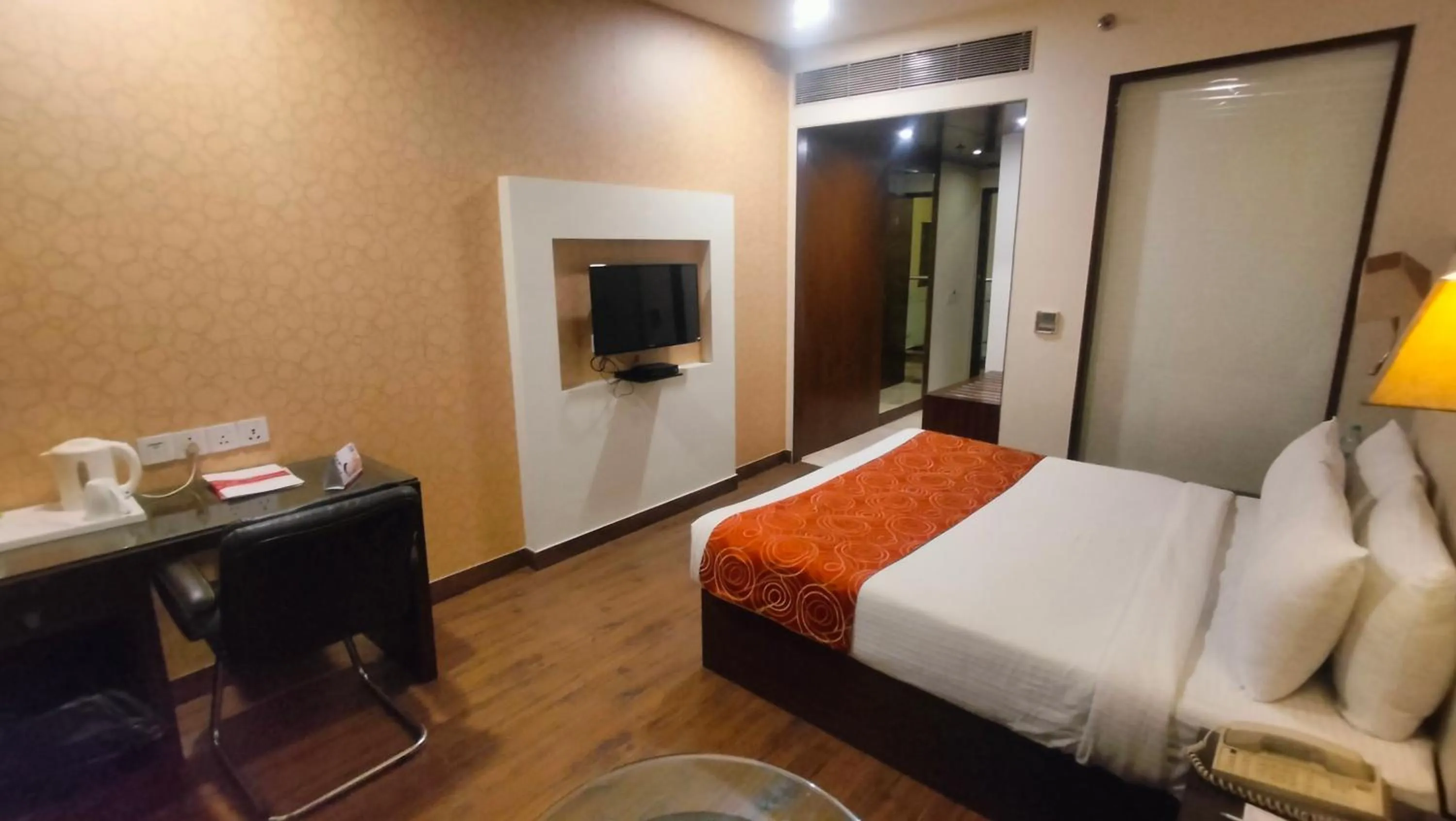 Hotel DS Clarks Inn Gurgaon