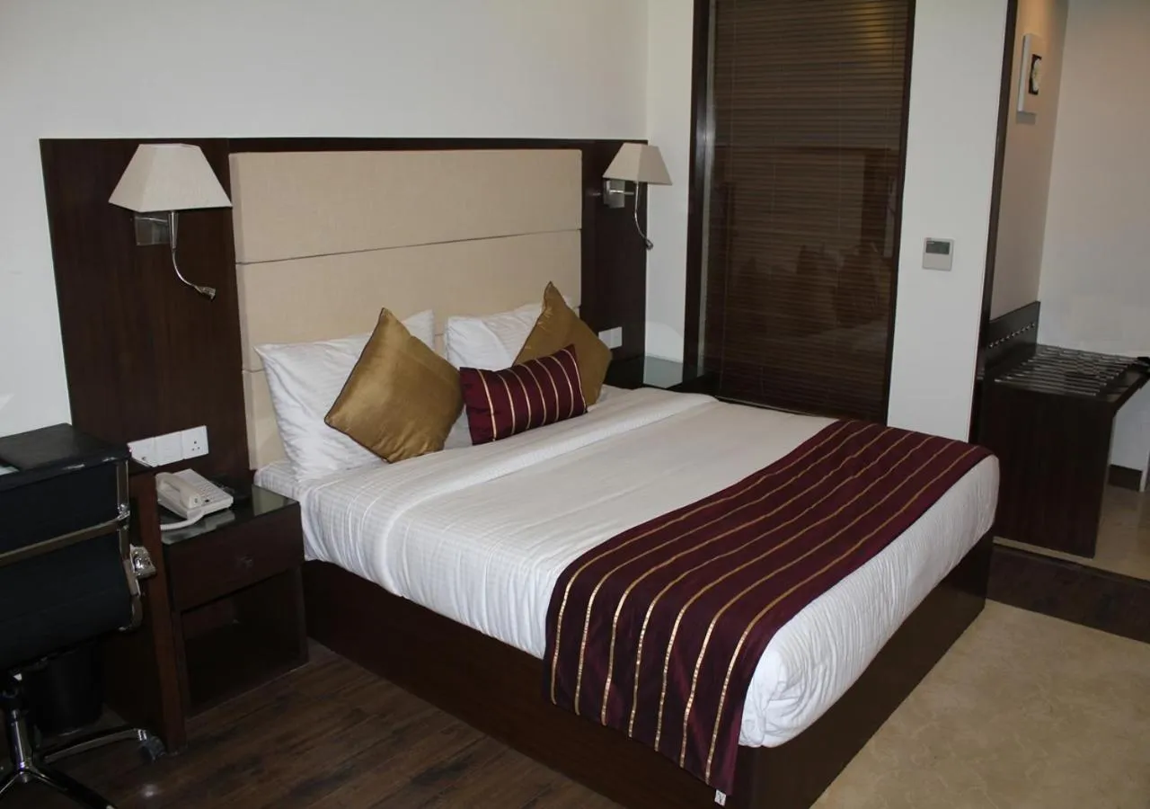 Bedroom in Hotel DS Clarks Inn Gurgaon